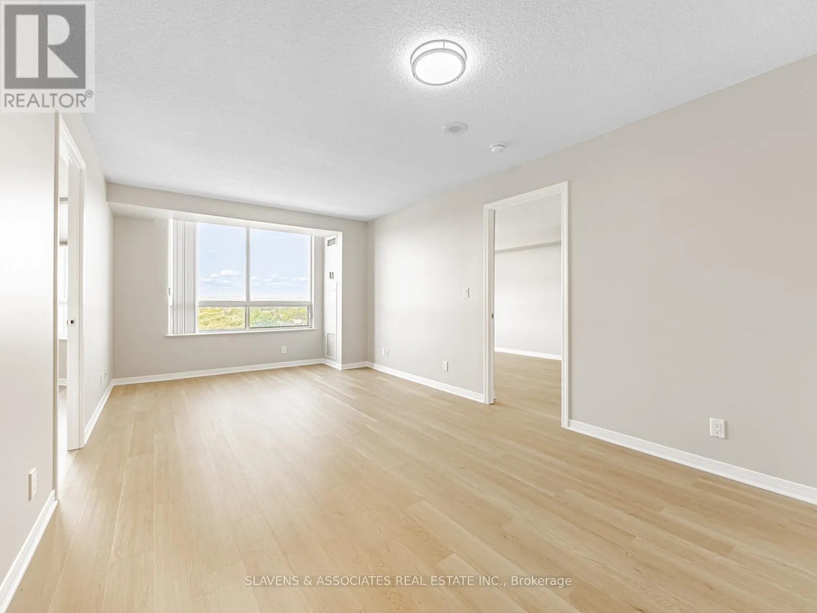 1404 - 1000 THE ESPLANADE ROAD N