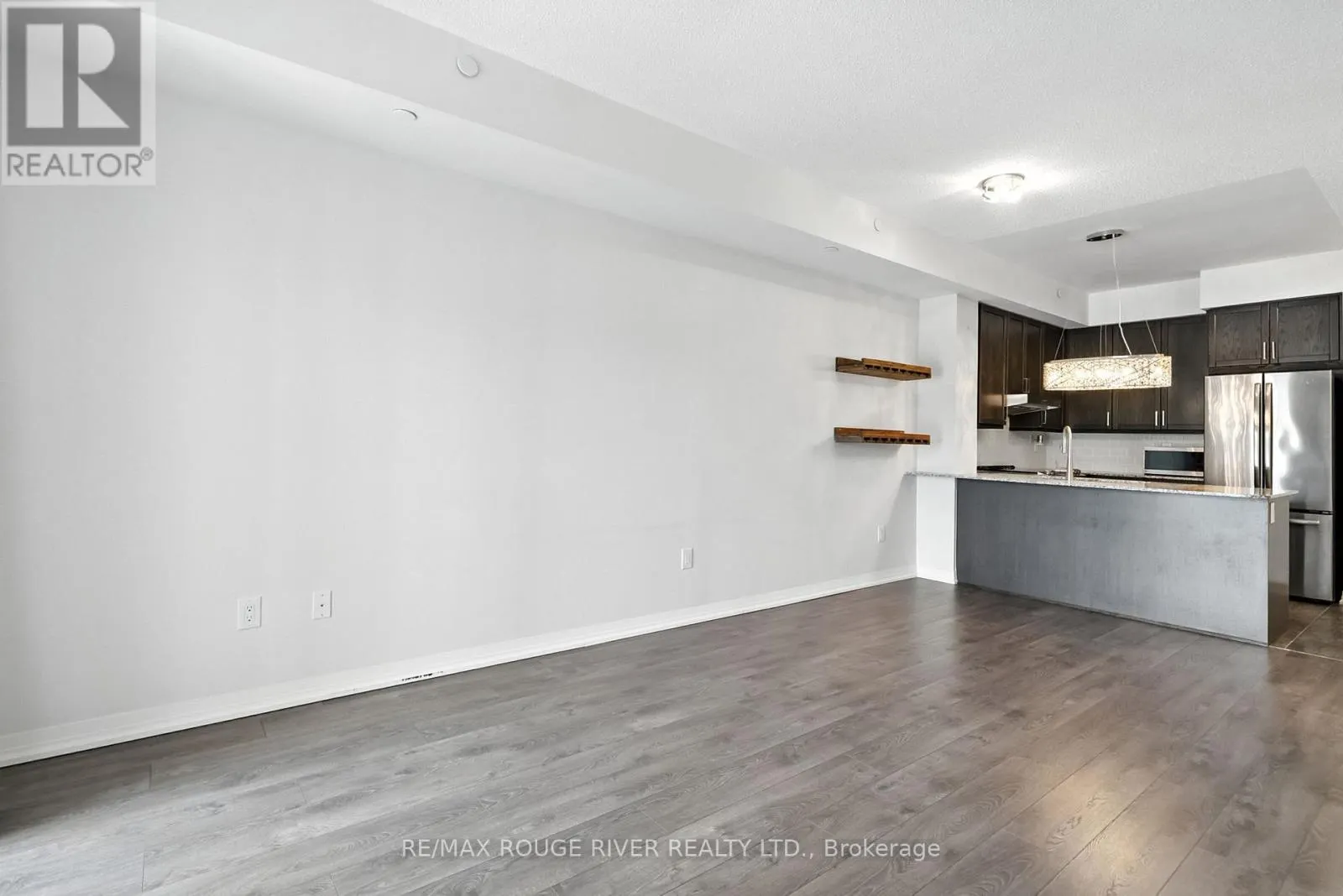 206 - 70 SHIPWAY AVENUE, #206