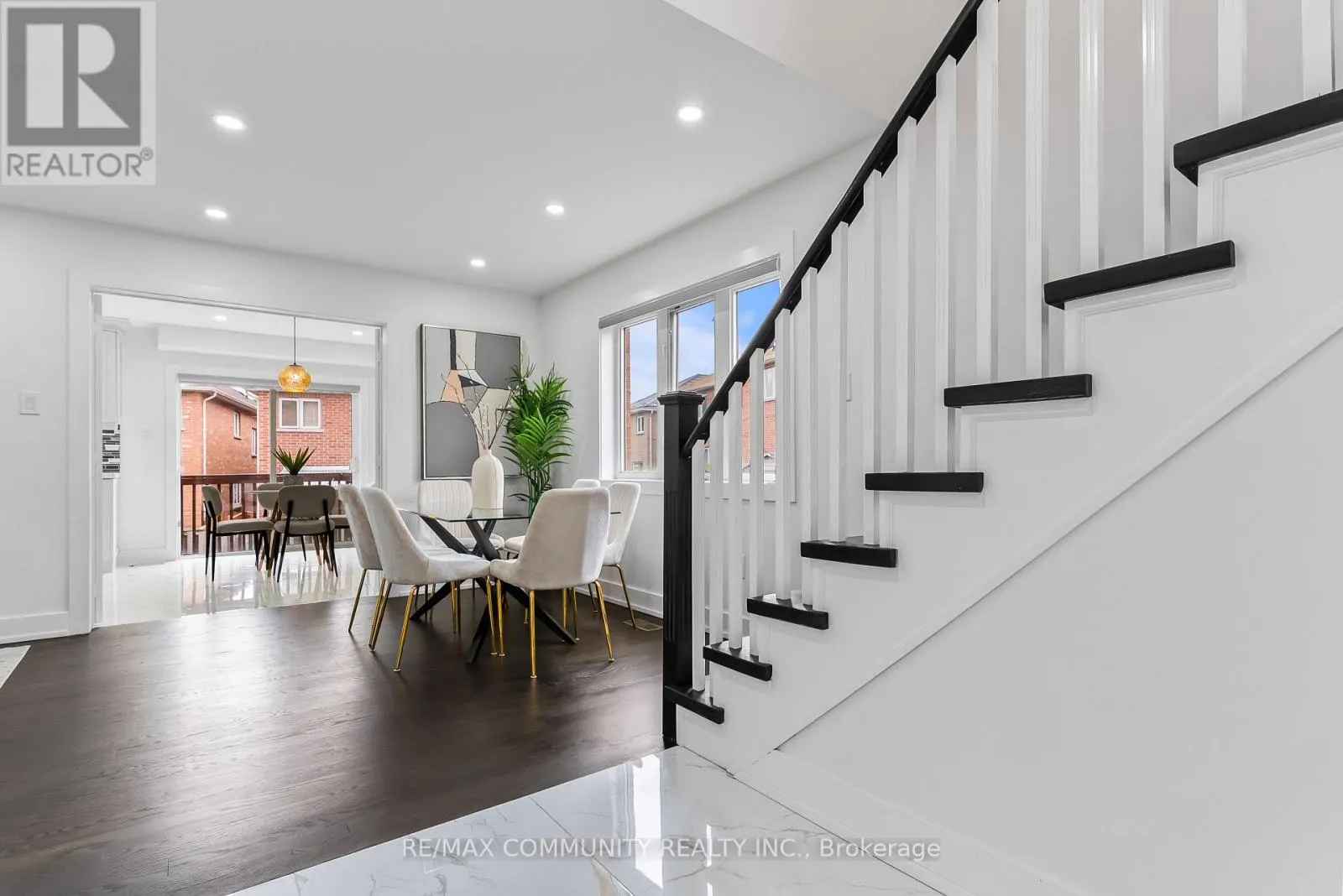 5 WHITE HEATHER BOULEVARD