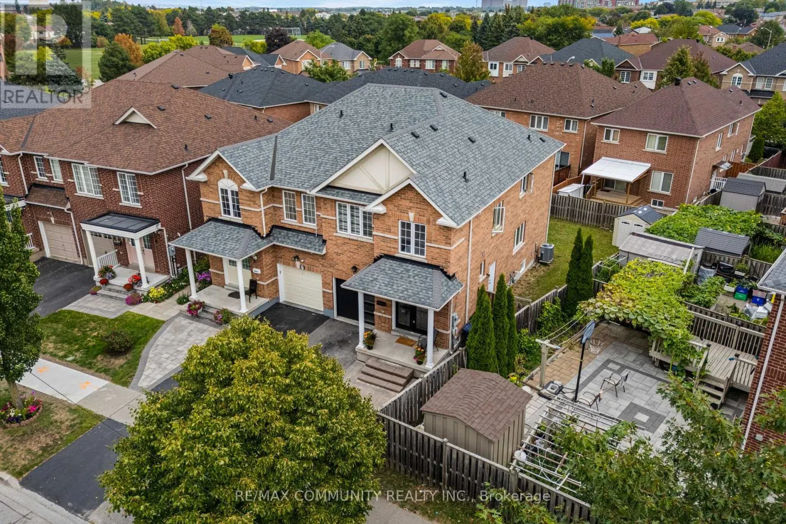 5 WHITE HEATHER BOULEVARD