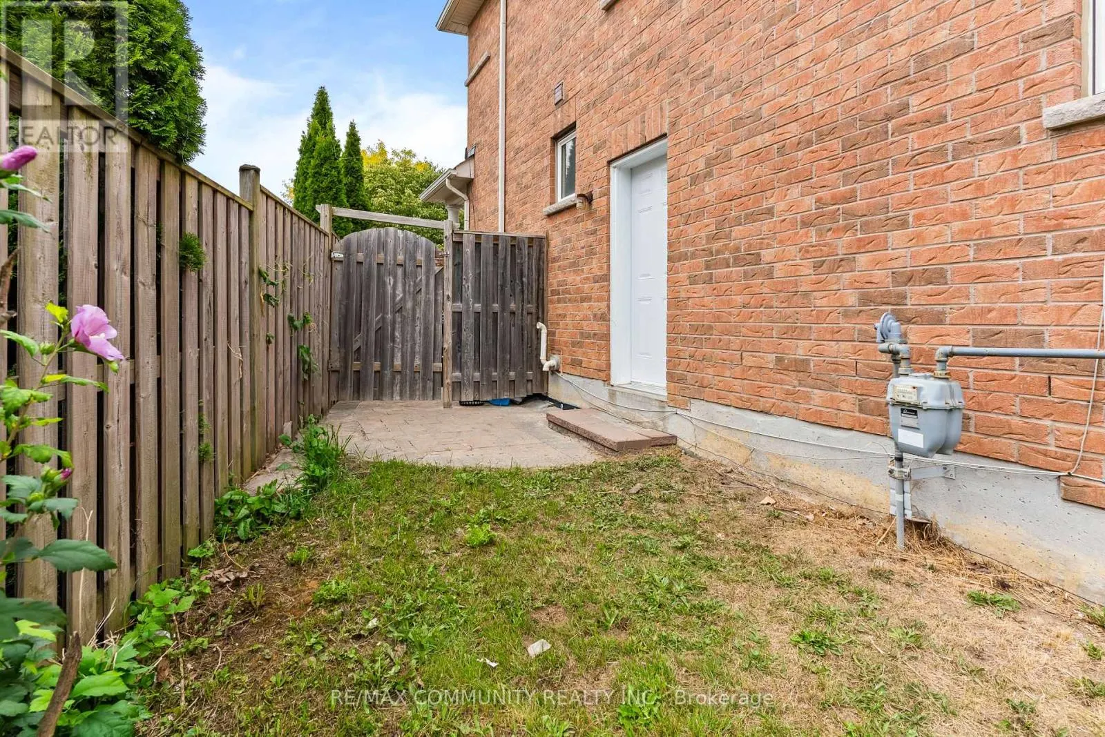5 WHITE HEATHER BOULEVARD