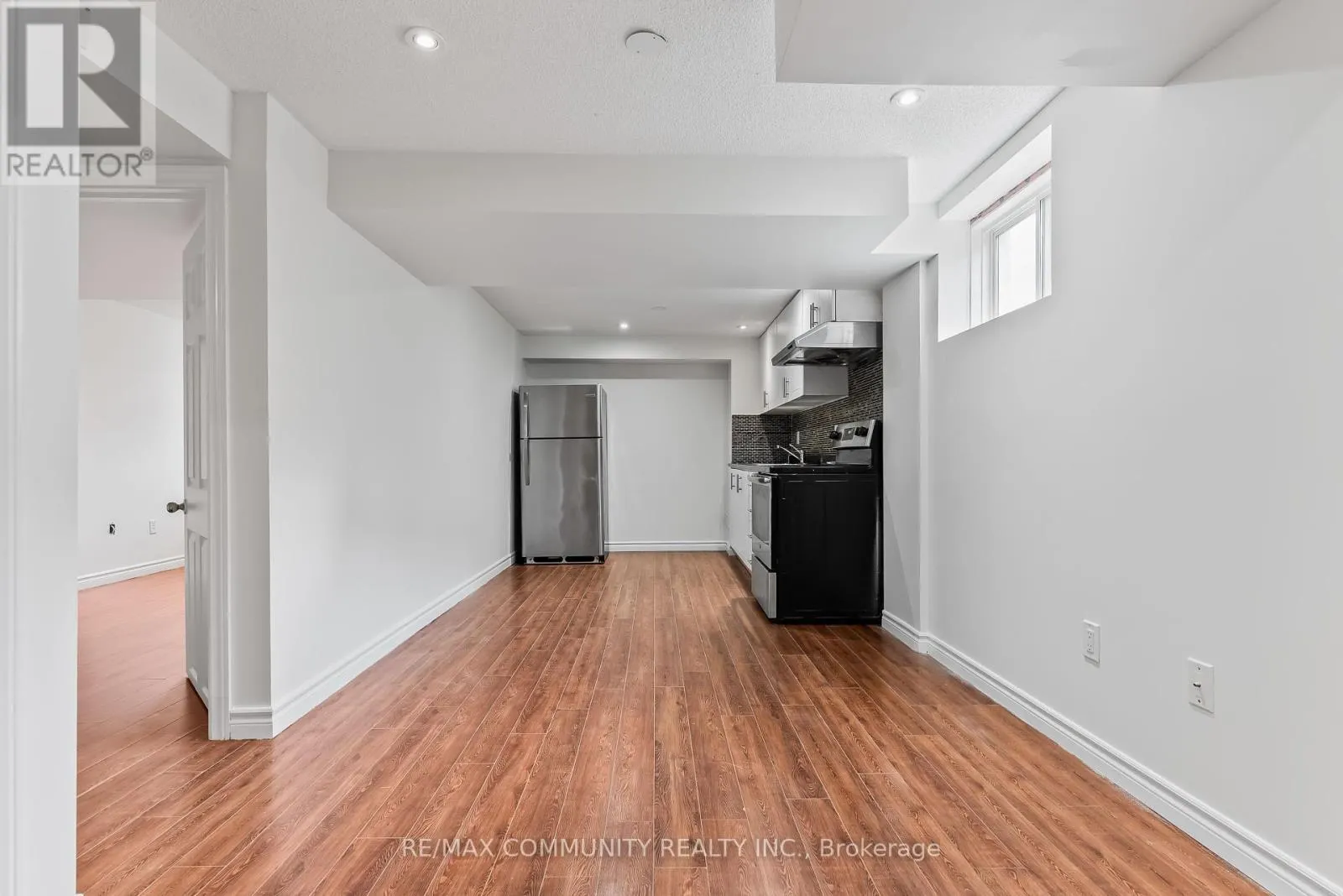 5 WHITE HEATHER BOULEVARD