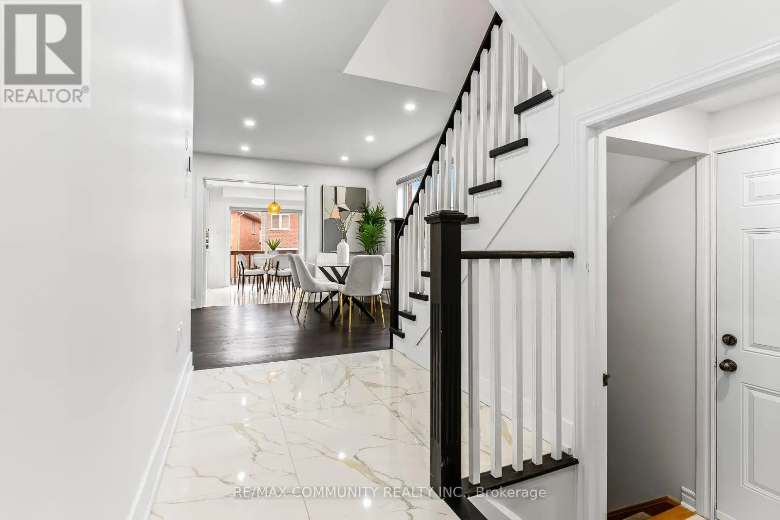 5 WHITE HEATHER BOULEVARD