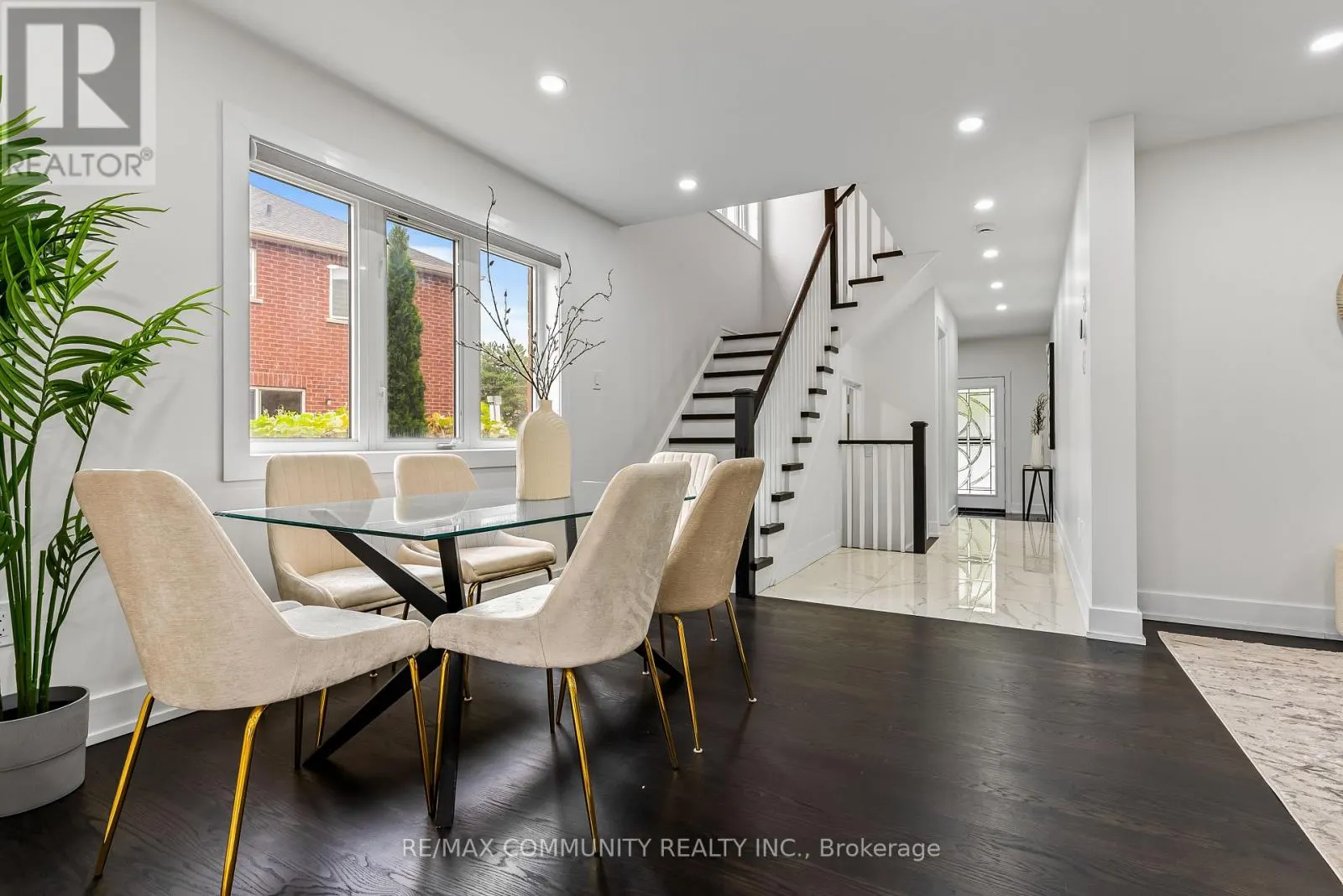 5 WHITE HEATHER BOULEVARD