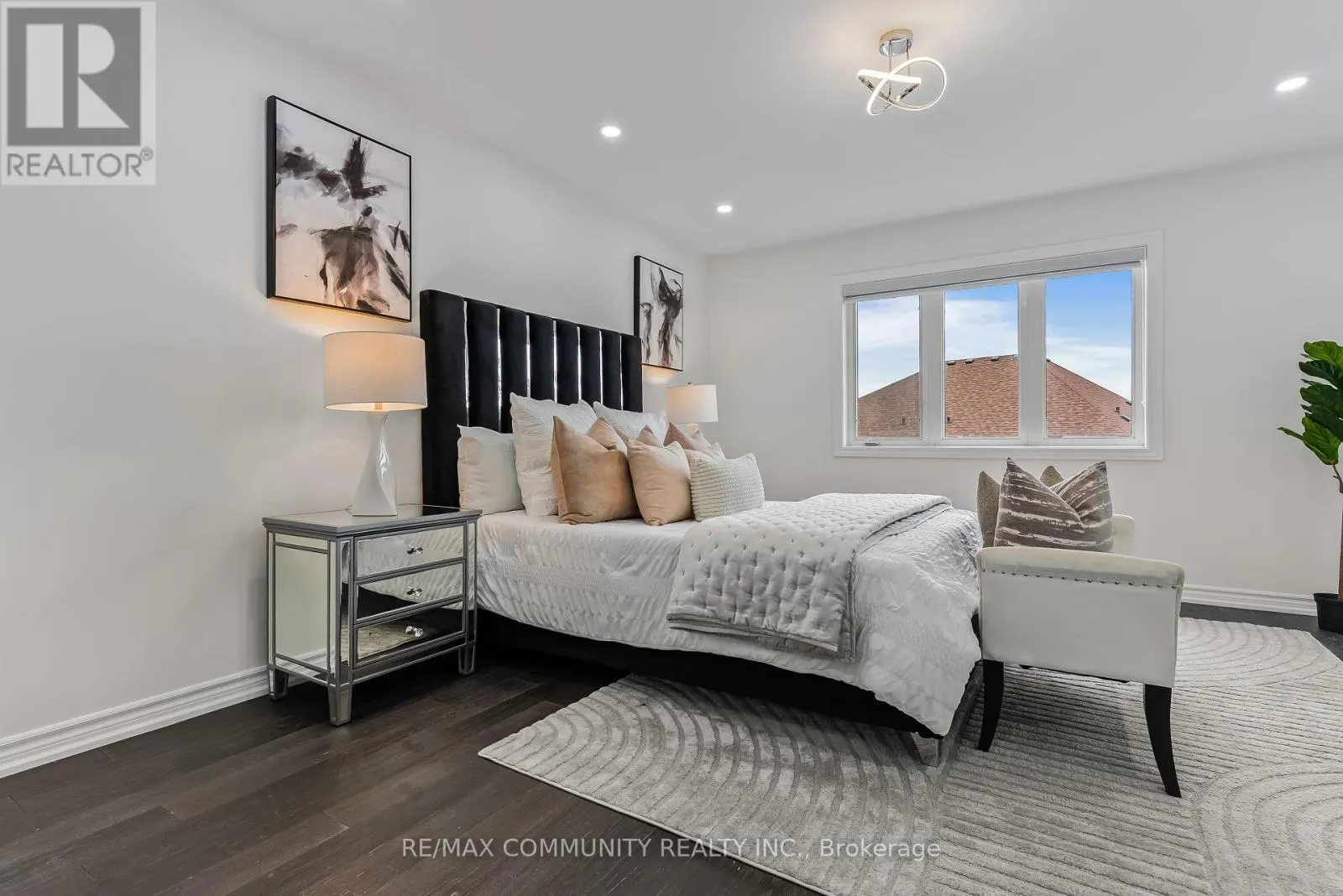 5 WHITE HEATHER BOULEVARD