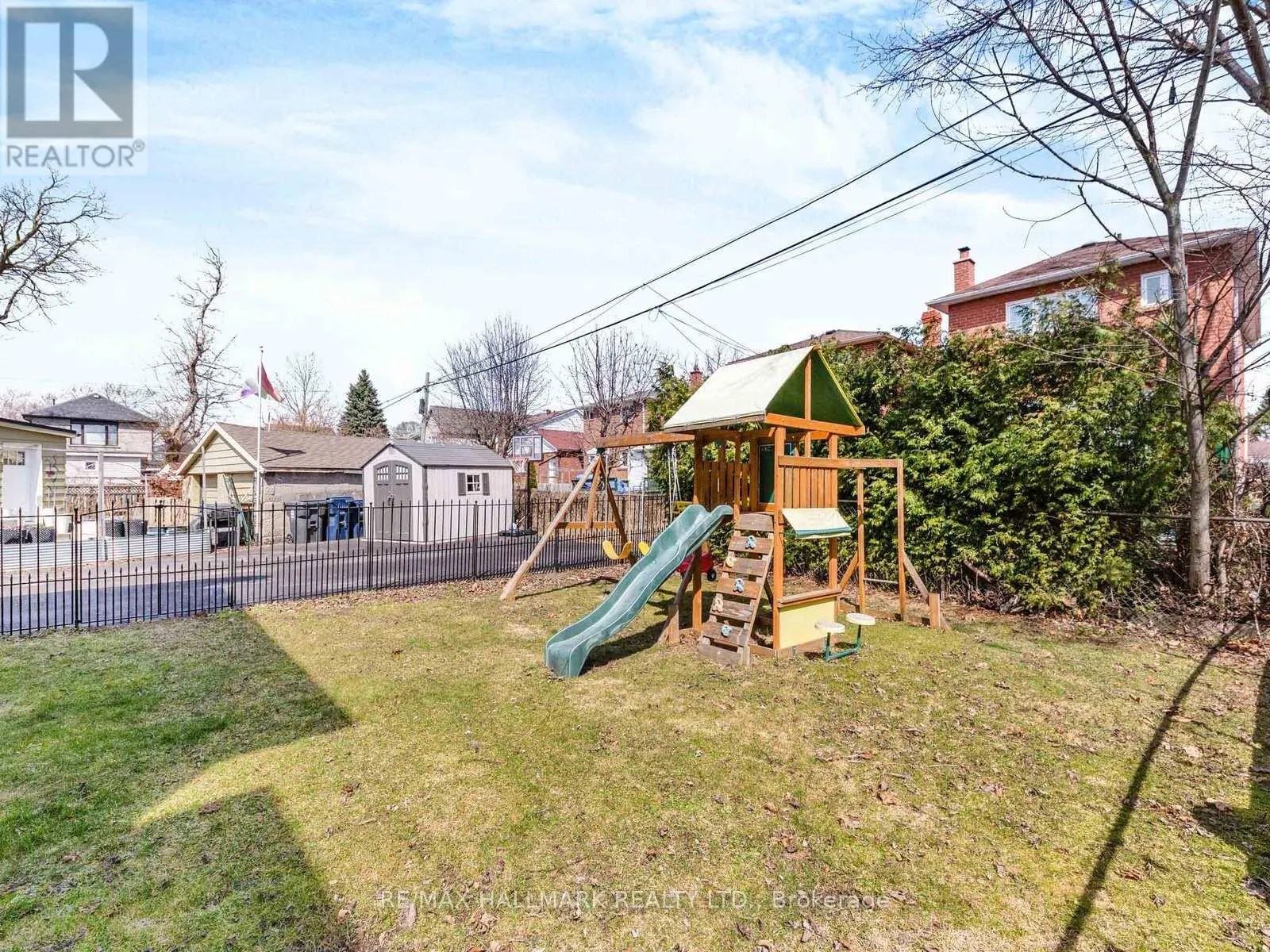 33 EVERETT CRESCENT