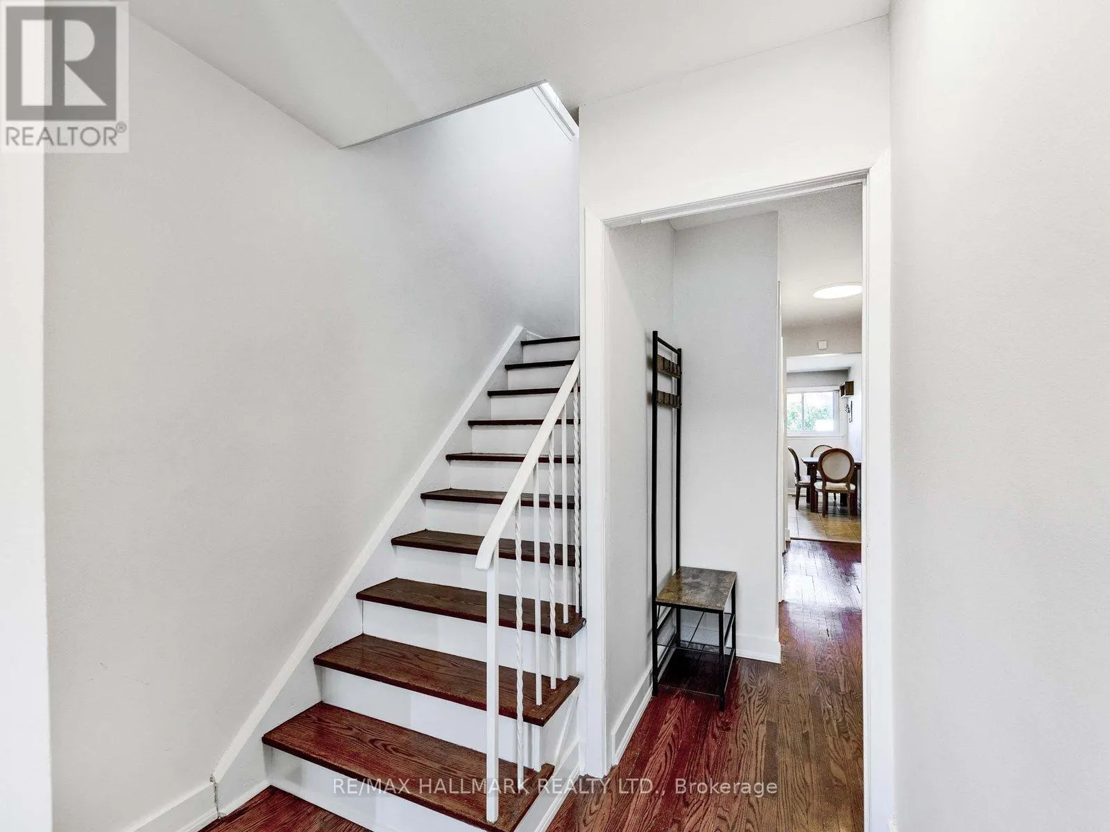 33 EVERETT CRESCENT