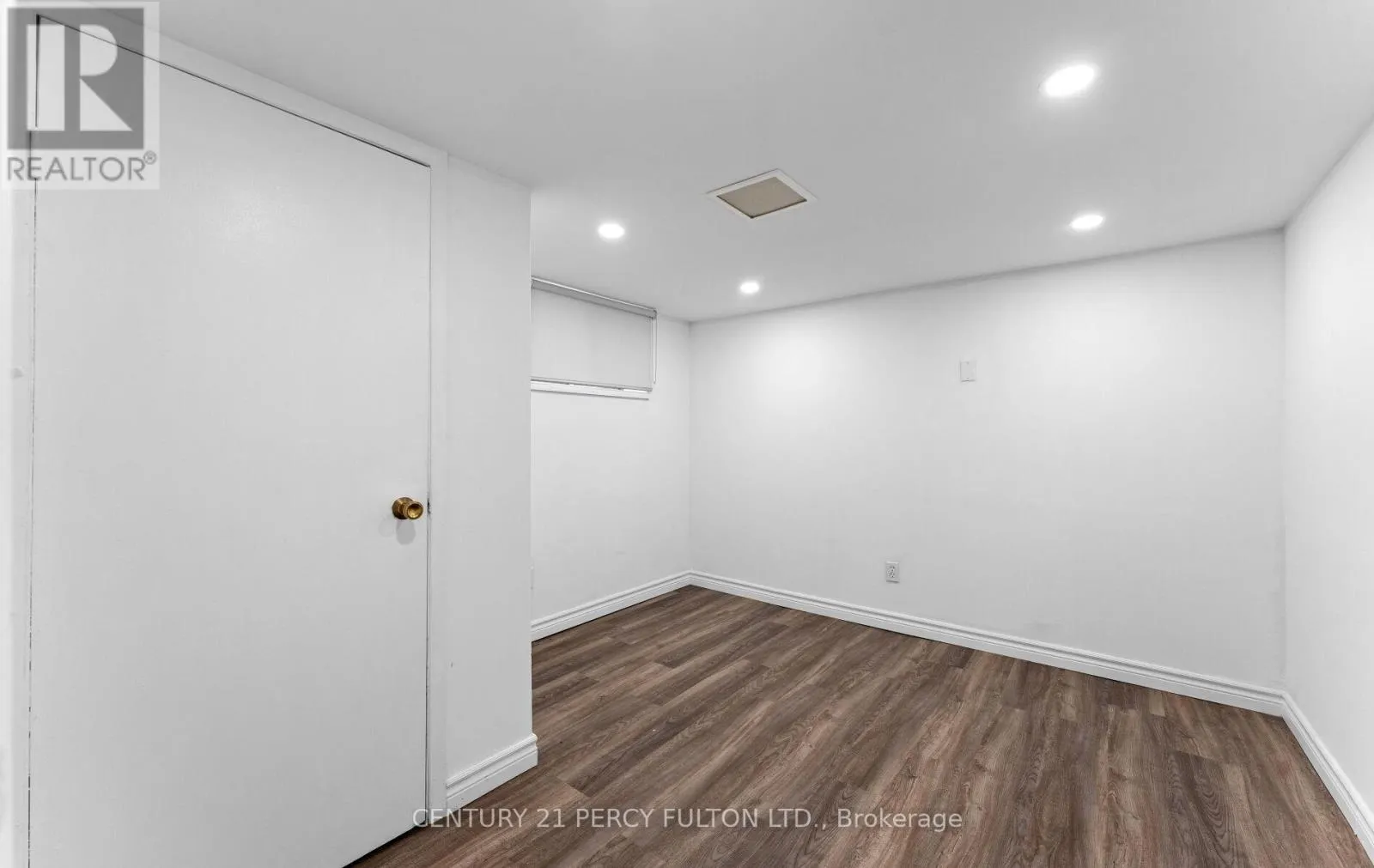 LOWER - 228 BROCK STREET N
