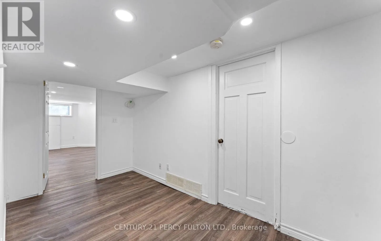 LOWER - 228 BROCK STREET N