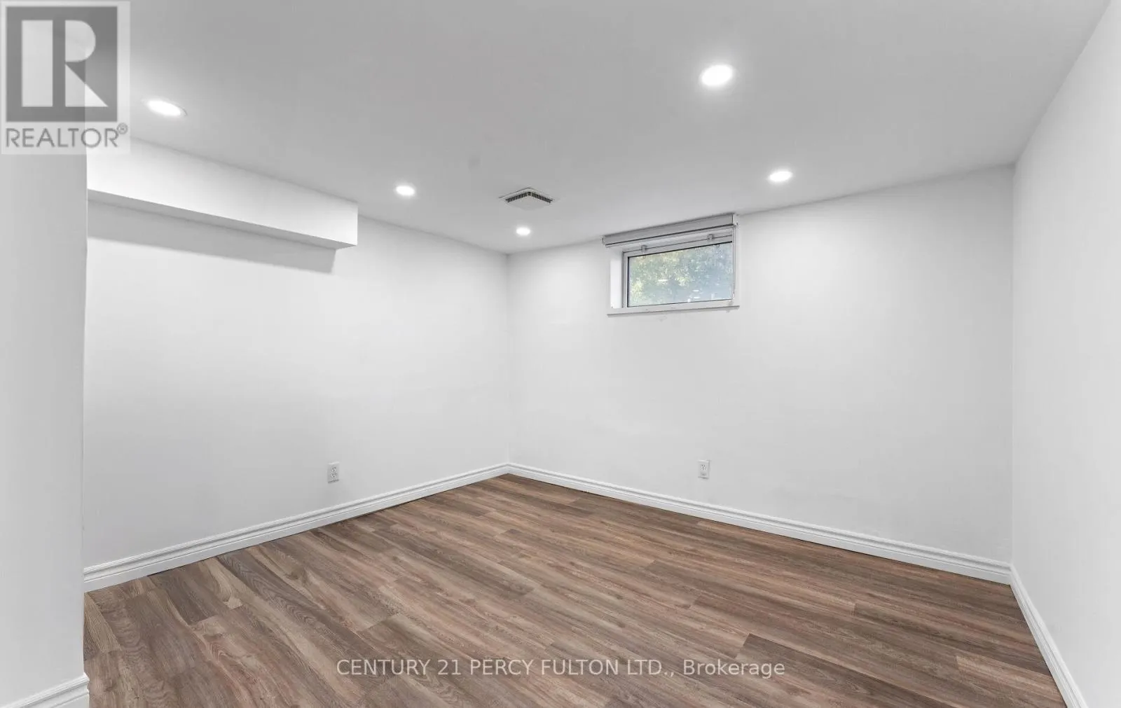 LOWER - 228 BROCK STREET N