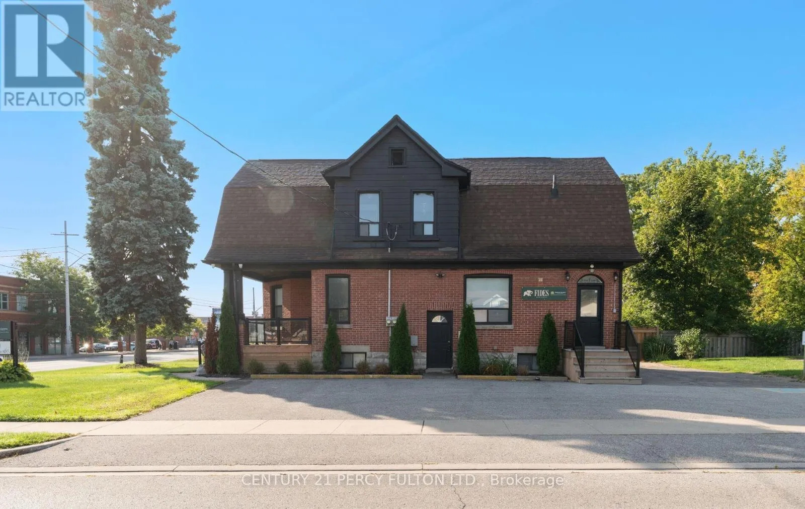 LOWER - 228 BROCK STREET N