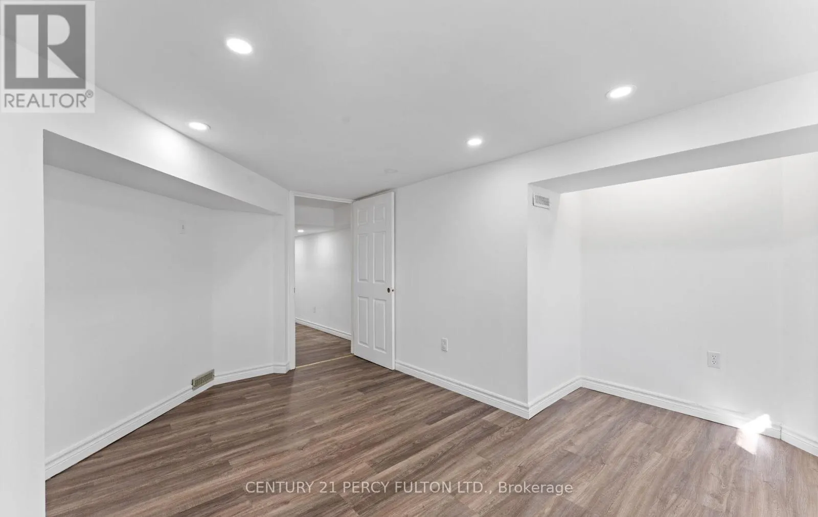 LOWER - 228 BROCK STREET N