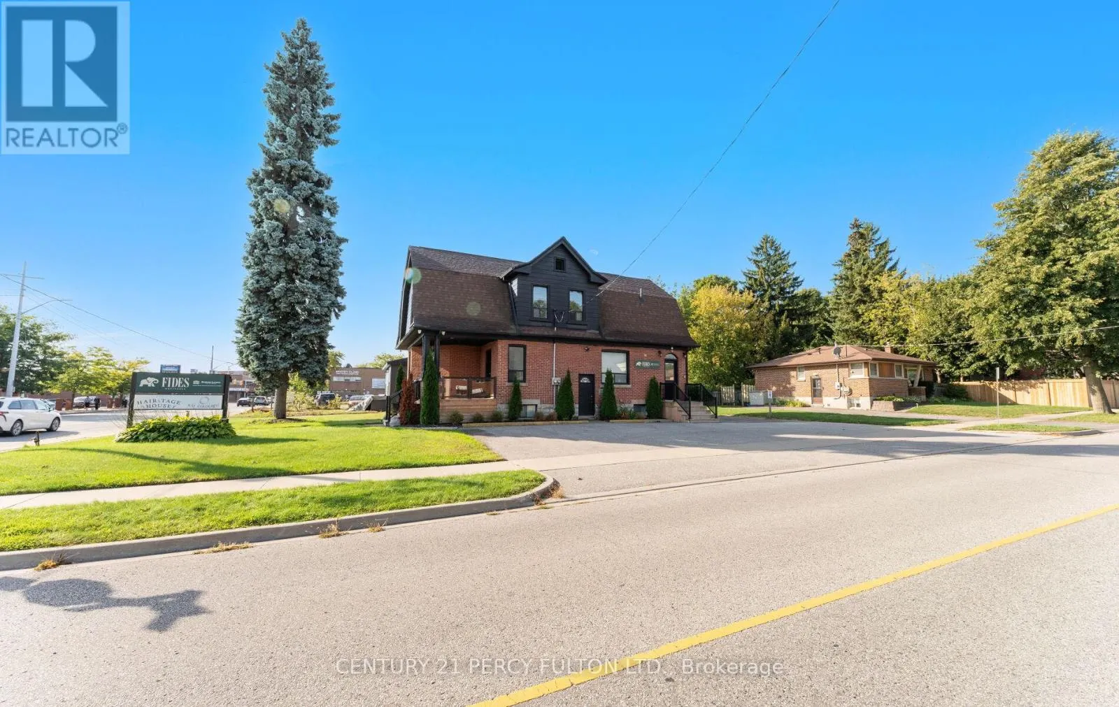 UPPER - 228 BROCK STREET N