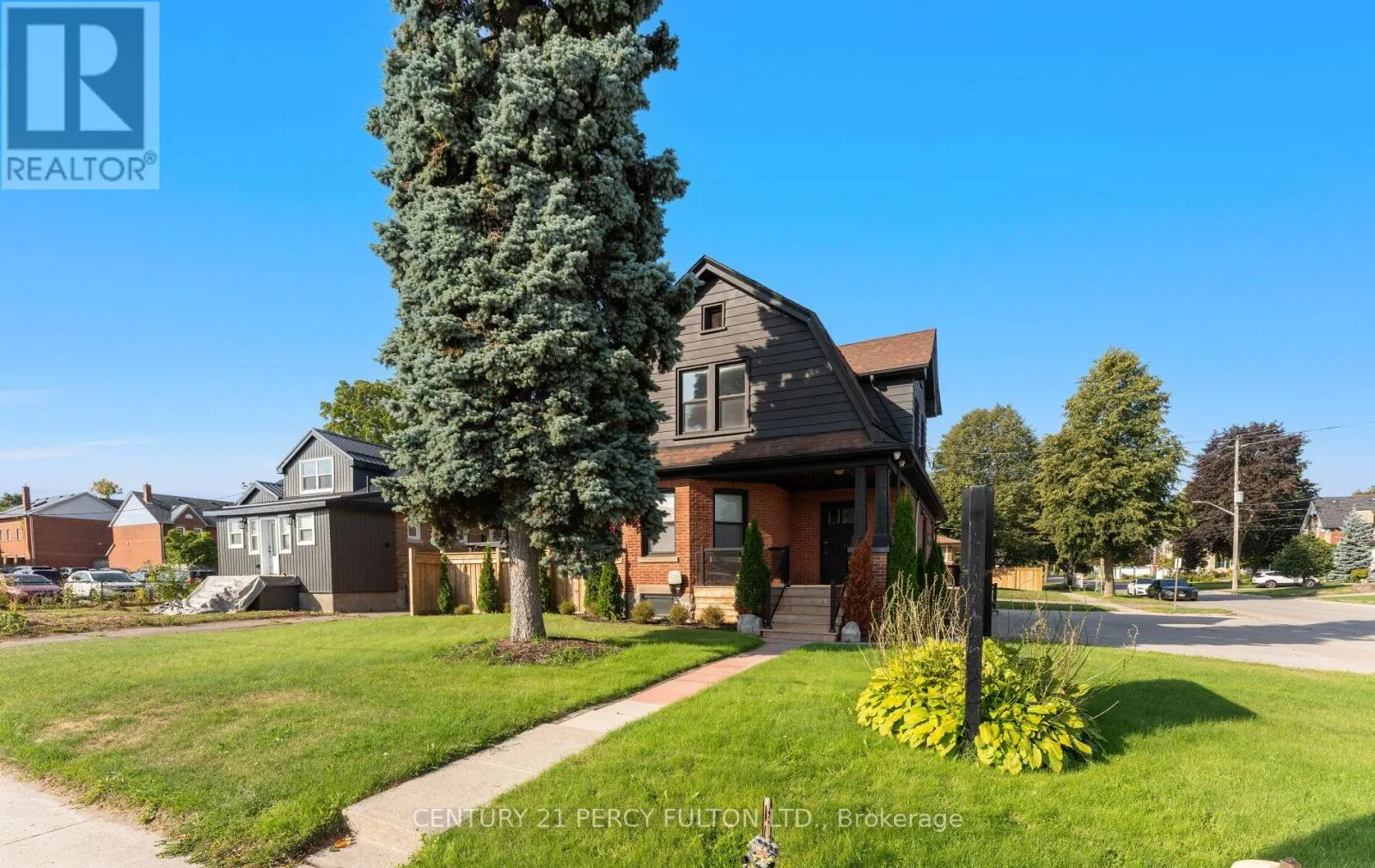 UPPER - 228 BROCK STREET N