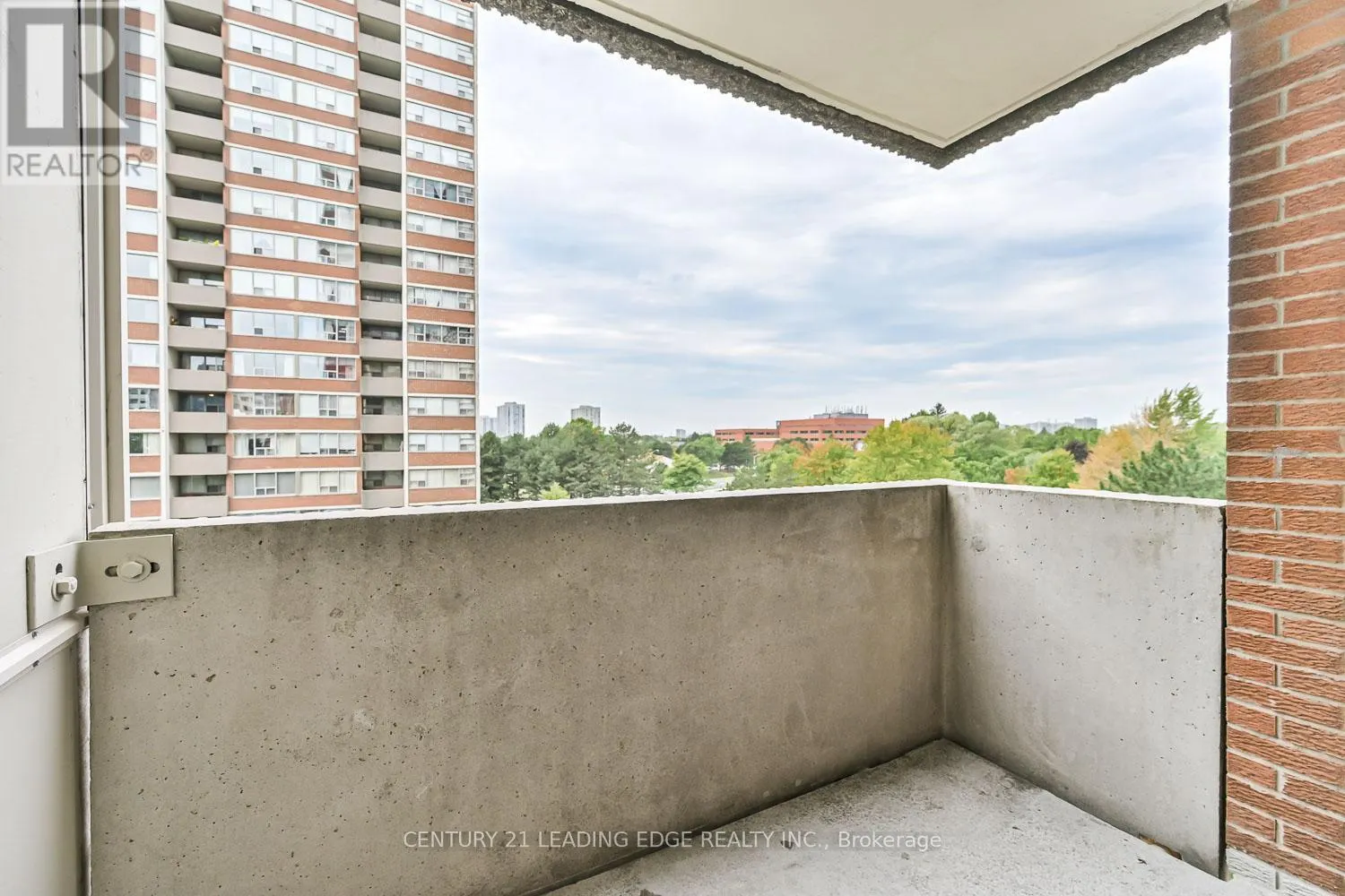 503 - 45 SILVER SPRINGS BOULEVARD
