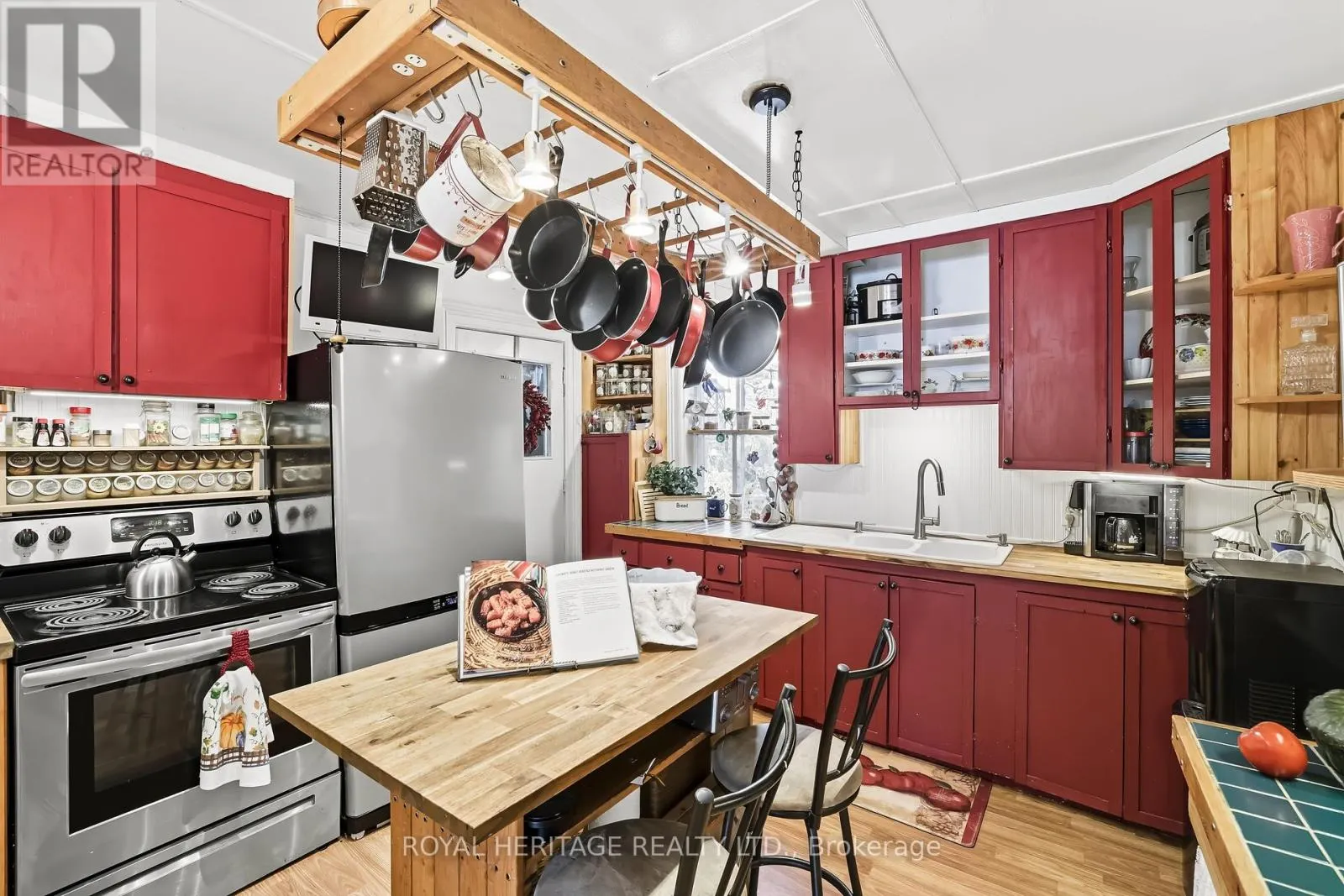 115 ELGIN STREET