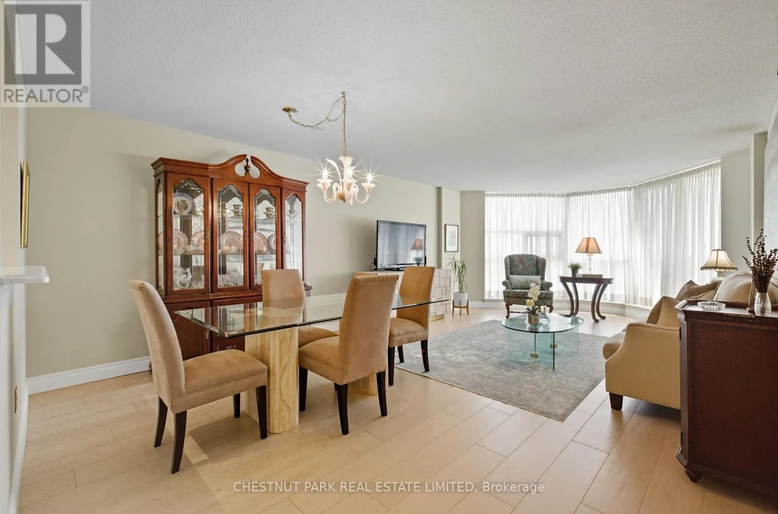 911 - 20 DEAN PARK ROAD