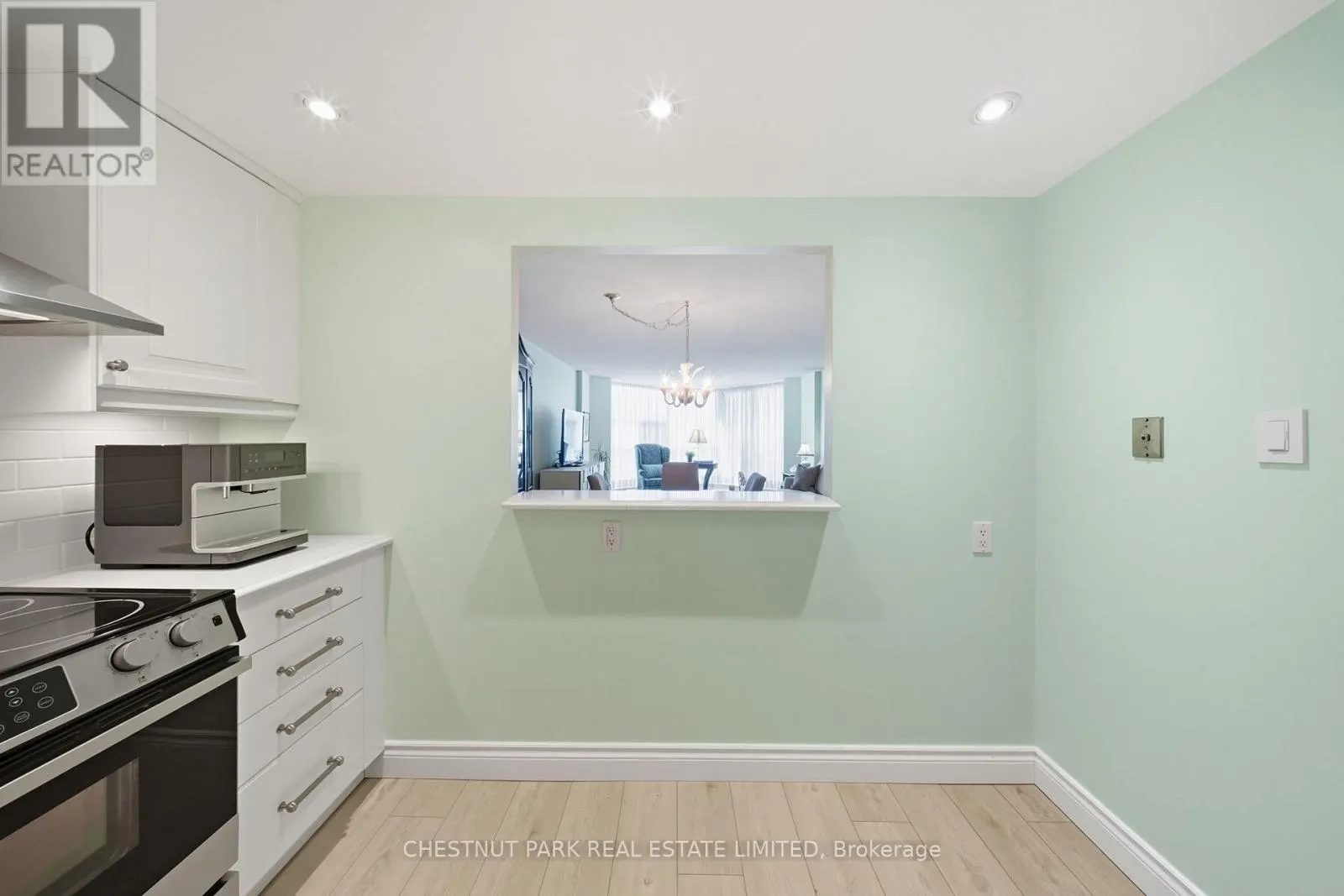 911 - 20 DEAN PARK ROAD