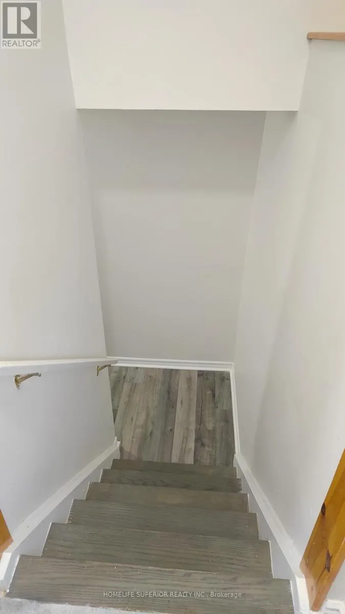 LOWER - 292 BRIGHTON COURT, #Lower