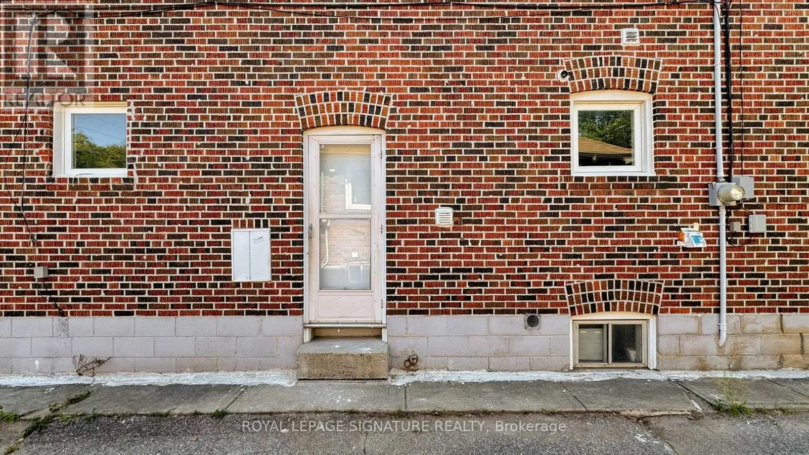 1130 WOODBINE AVENUE
