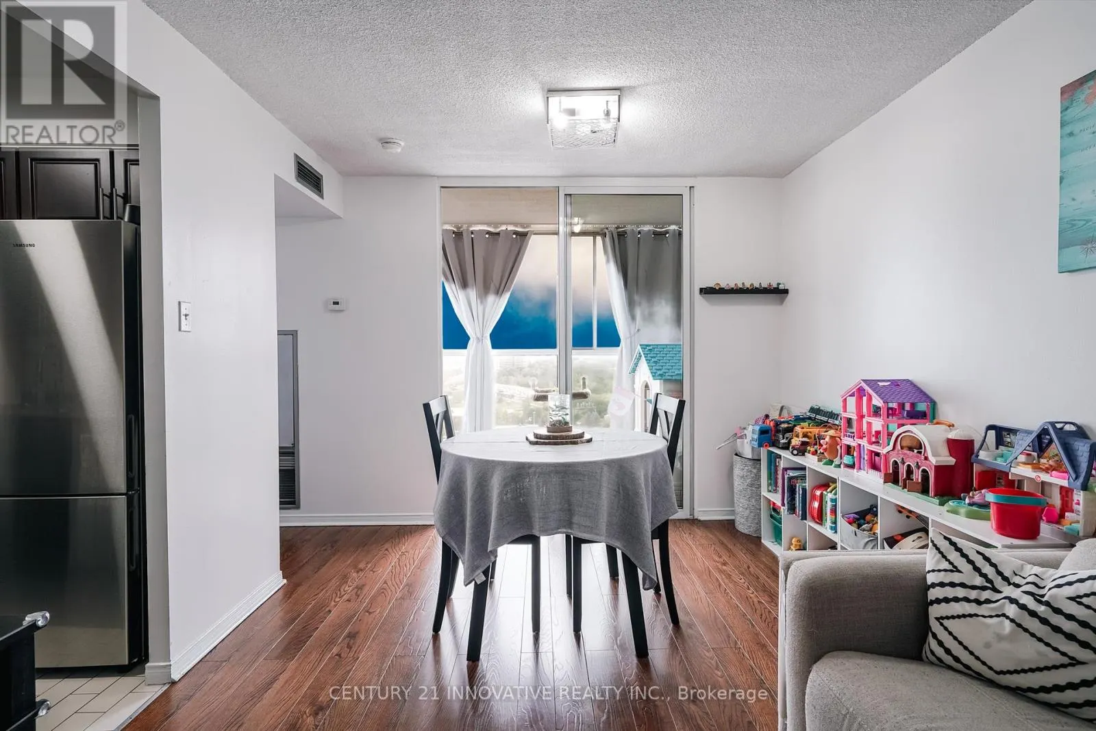 1808 - 330 MCCOWAN ROAD