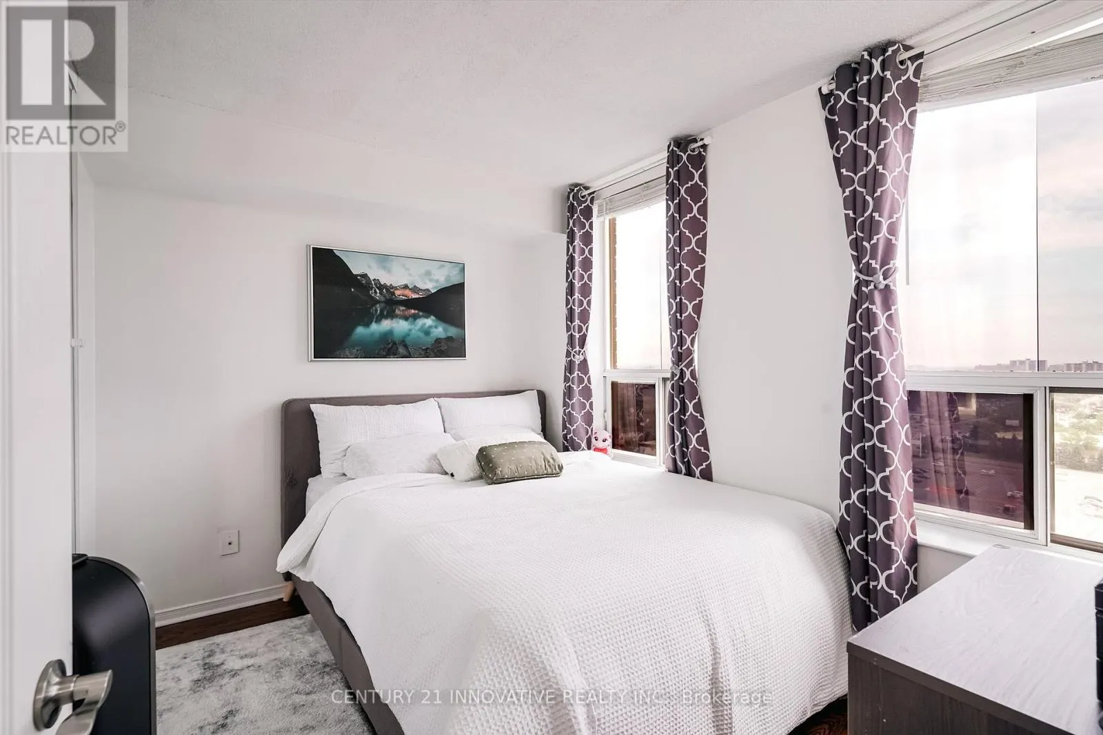 1808 - 330 MCCOWAN ROAD