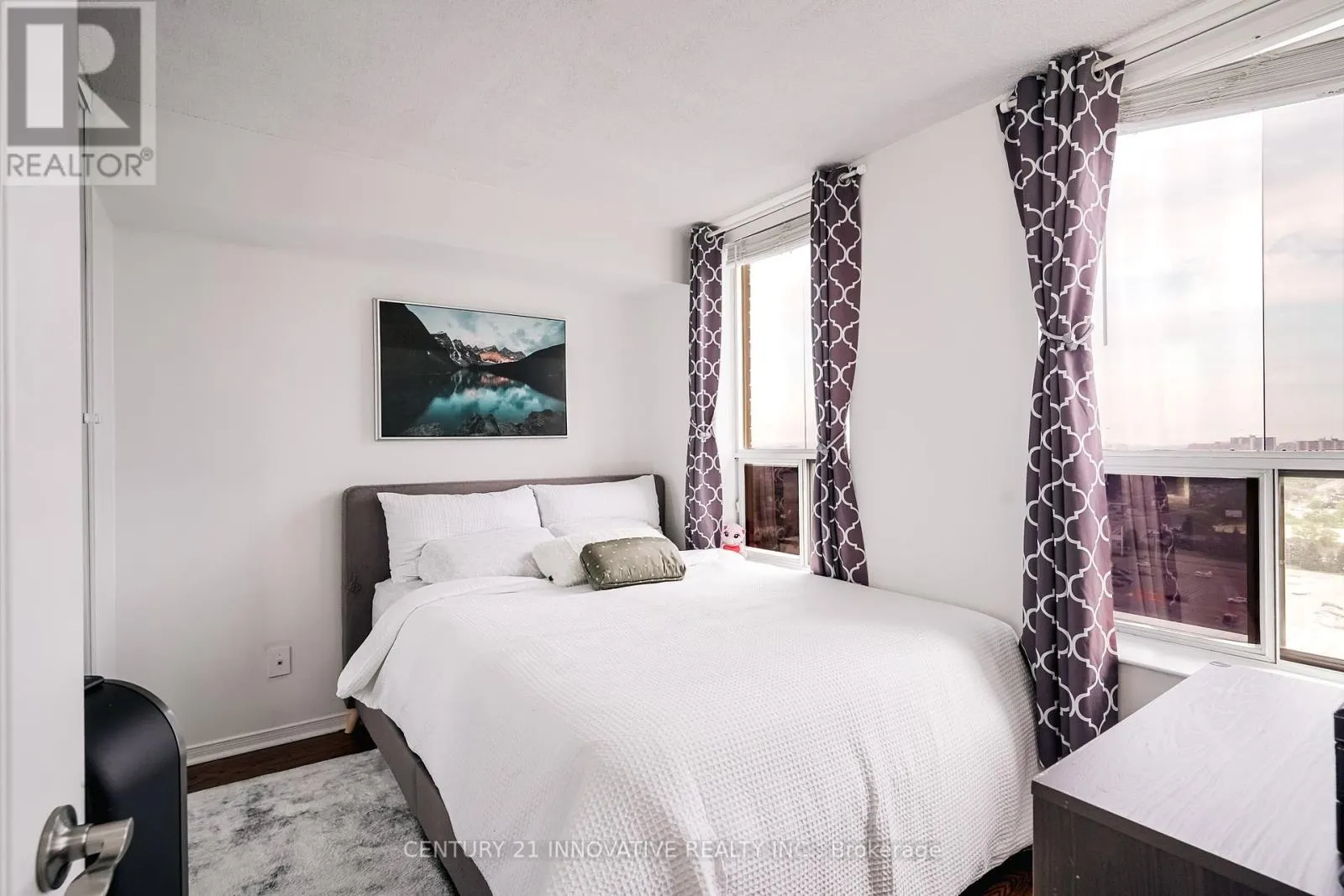 1808 - 330 MCCOWAN ROAD