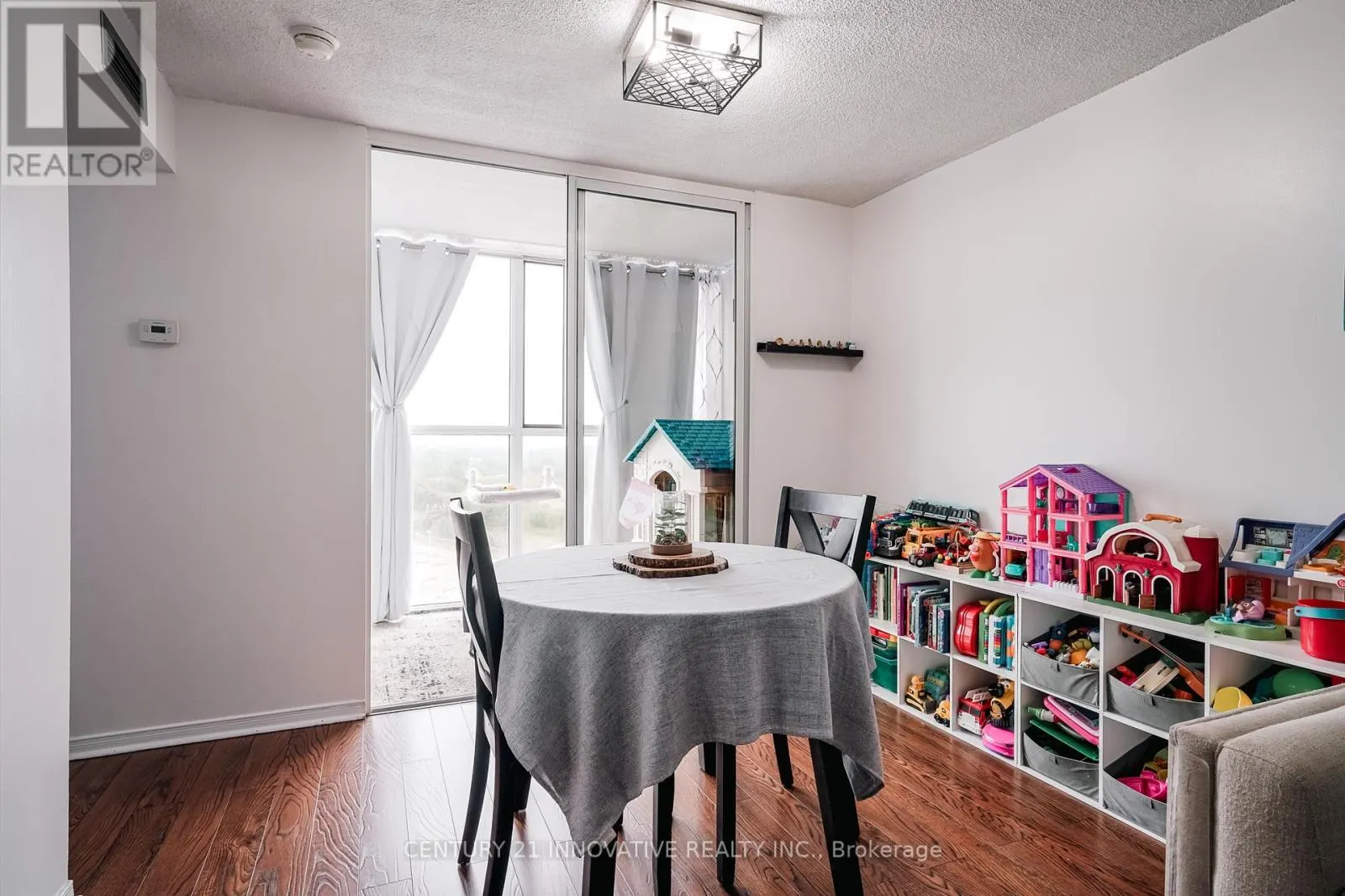 1808 - 330 MCCOWAN ROAD