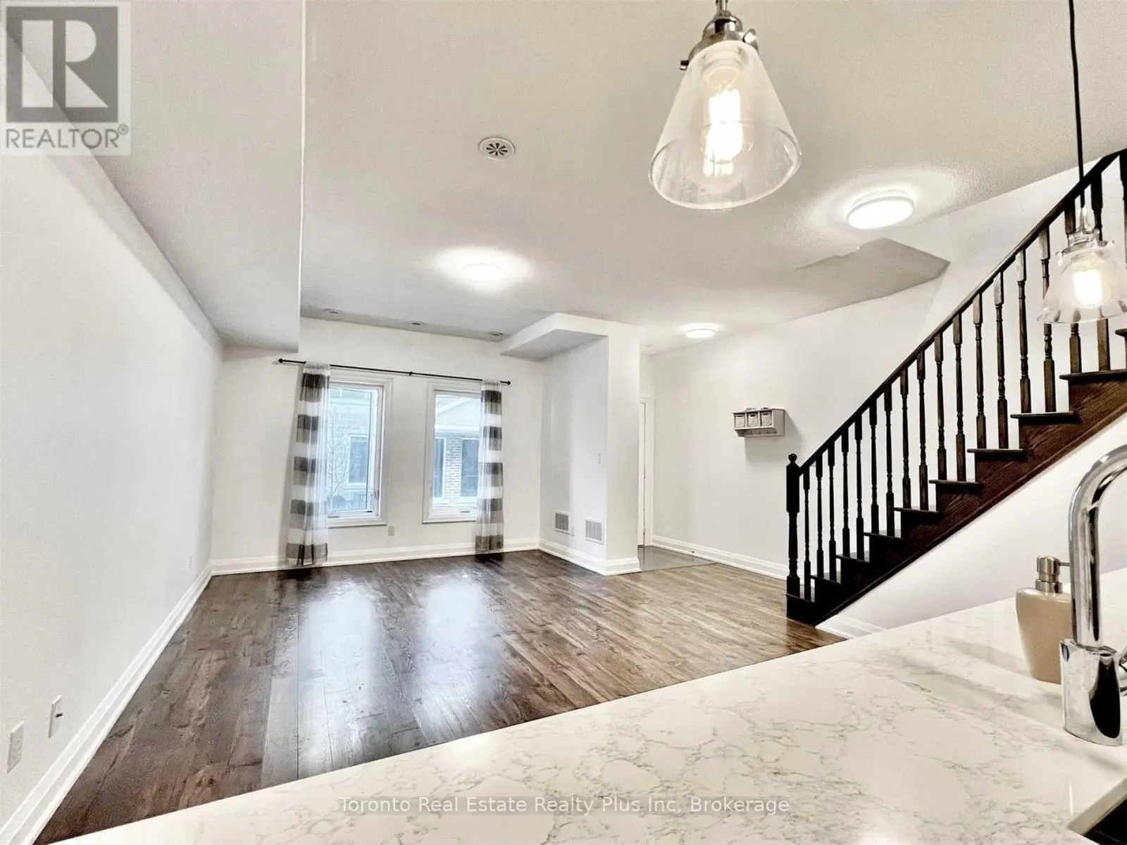3 - 1060 ST. HILDAS WAY