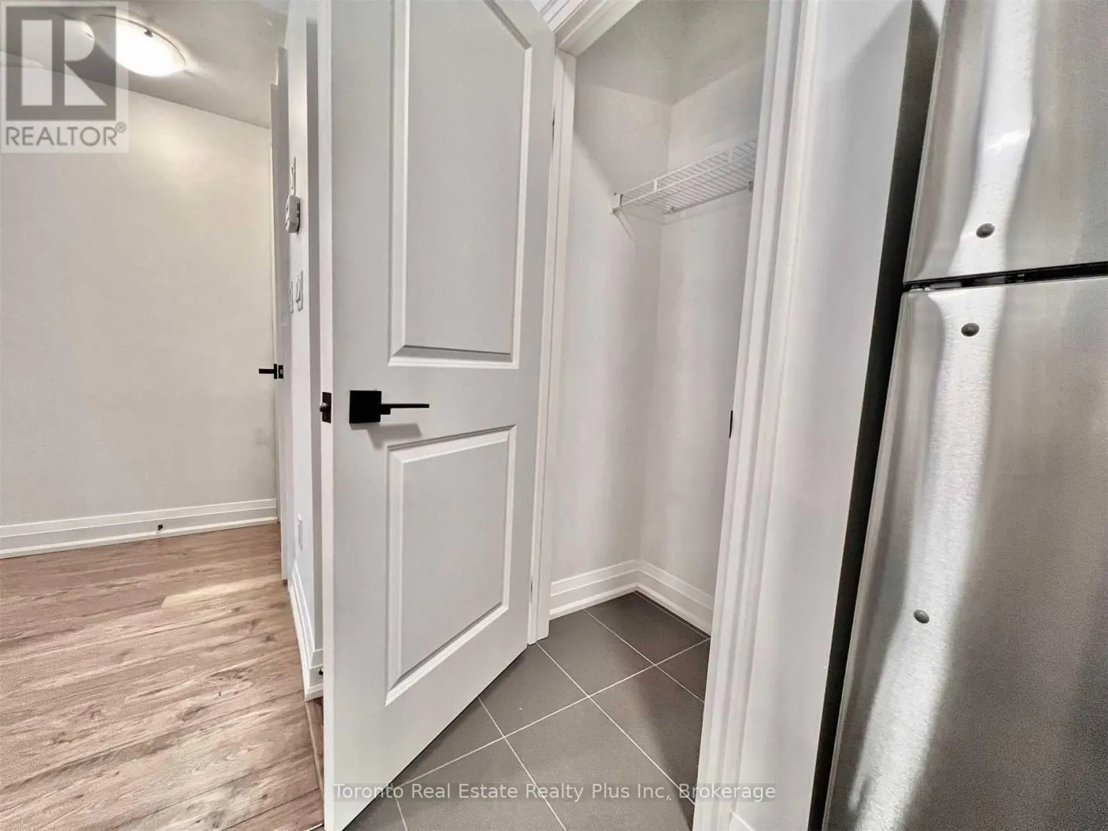 3 - 1060 ST. HILDAS WAY