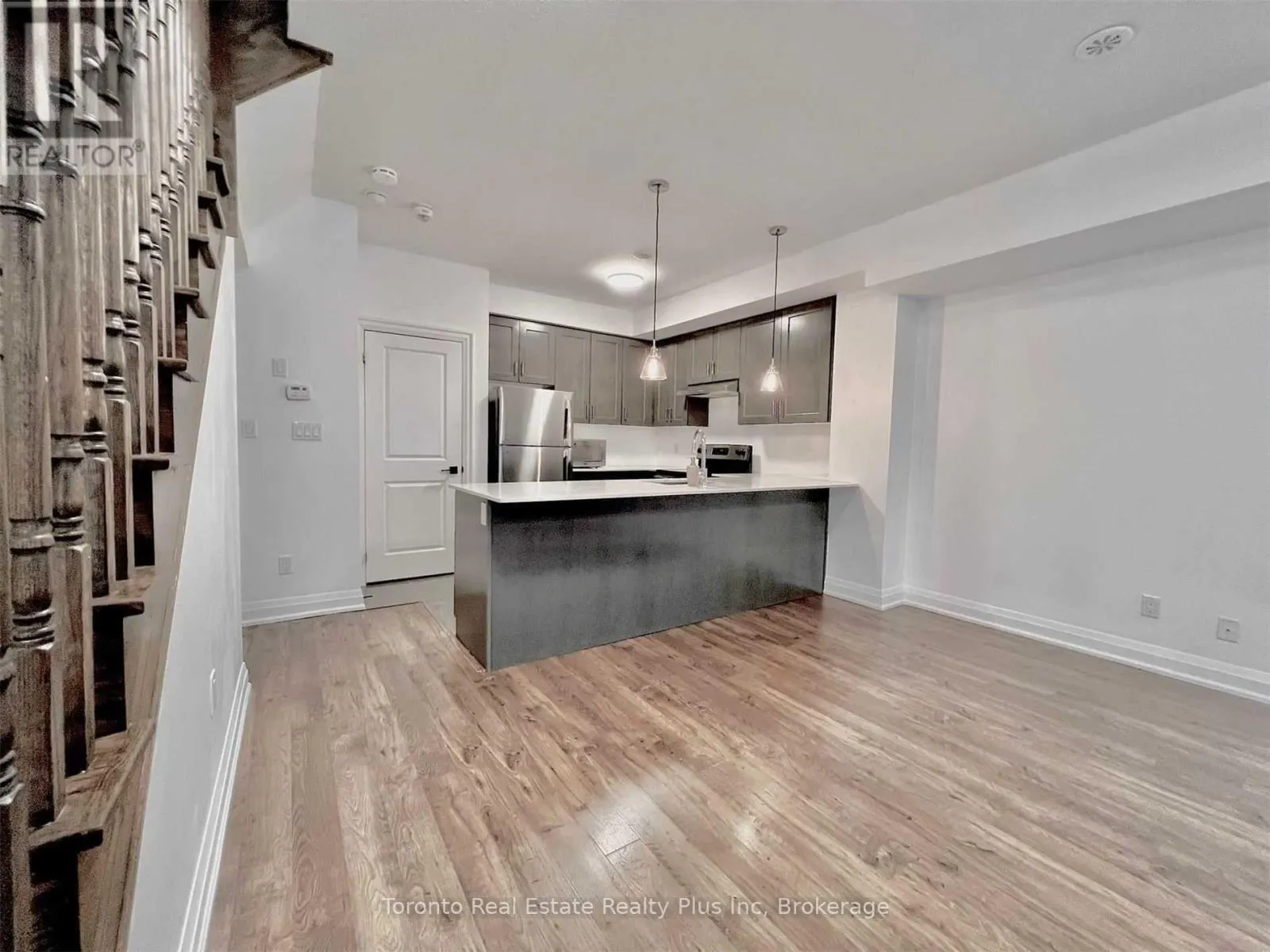 3 - 1060 ST. HILDAS WAY