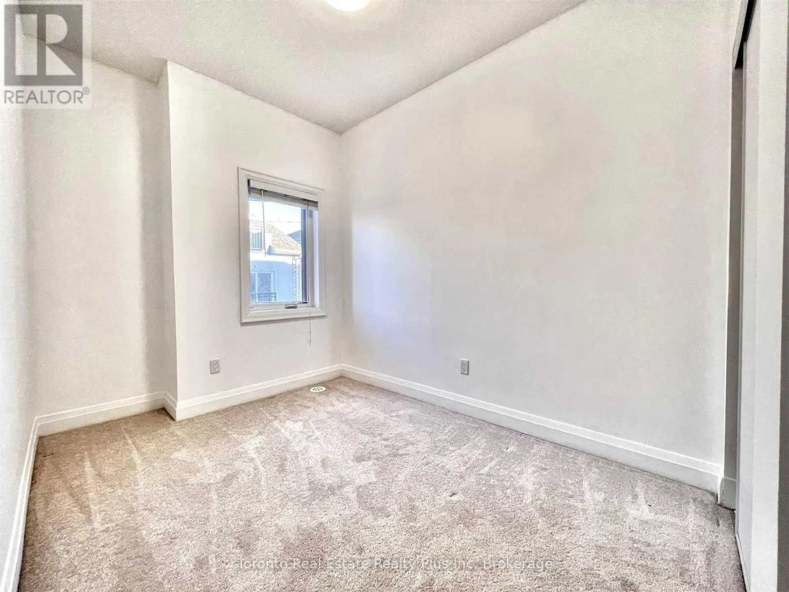 3 - 1060 ST. HILDAS WAY