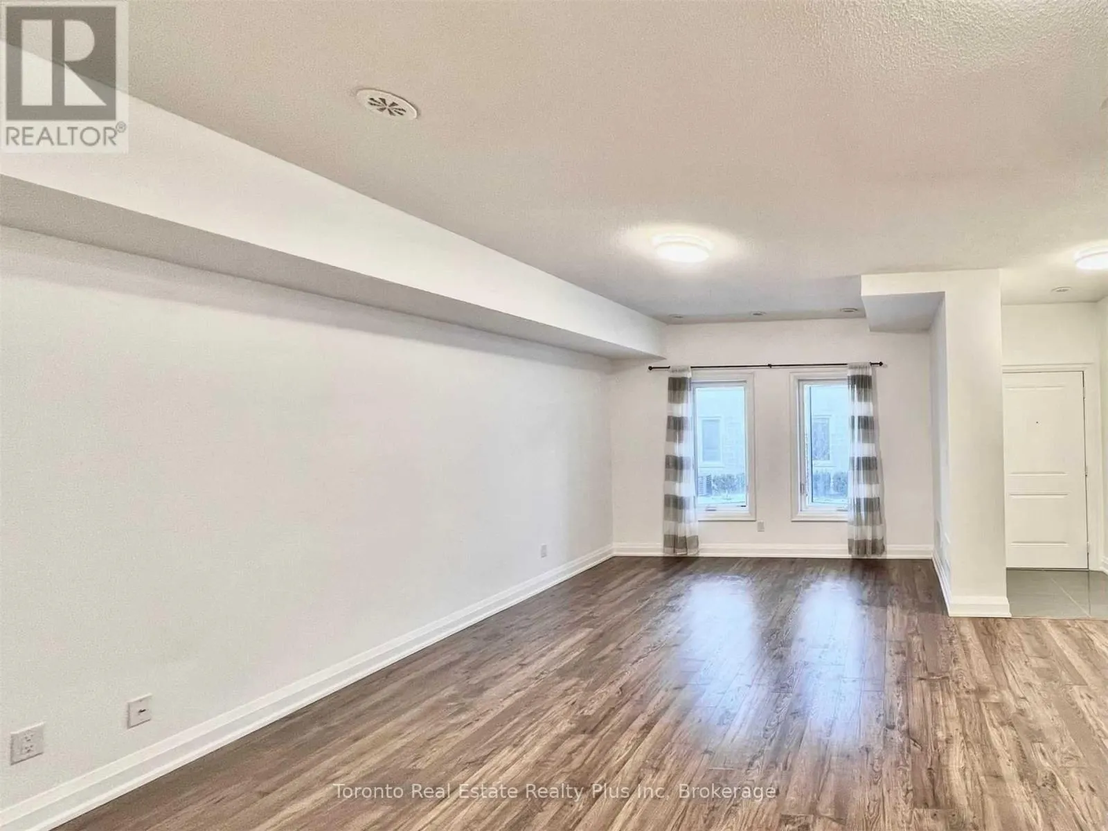 3 - 1060 ST. HILDAS WAY