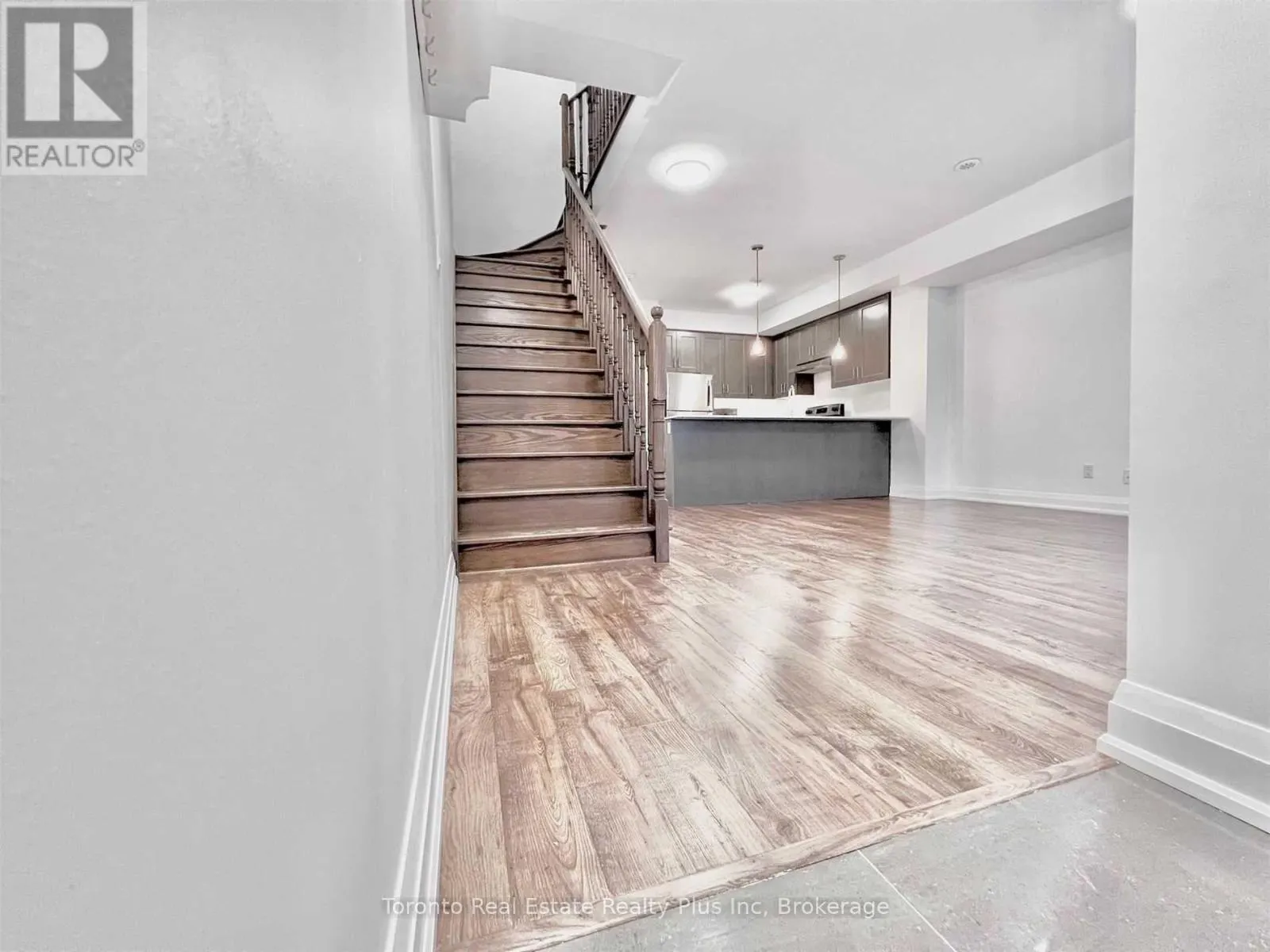 3 - 1060 ST. HILDAS WAY