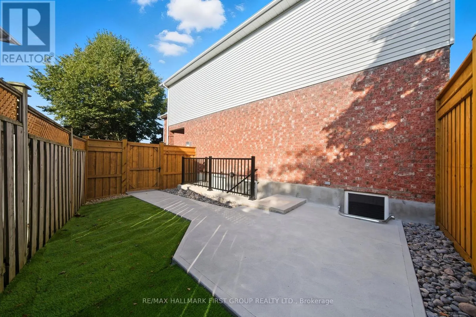 126 BUYSON CRESCENT