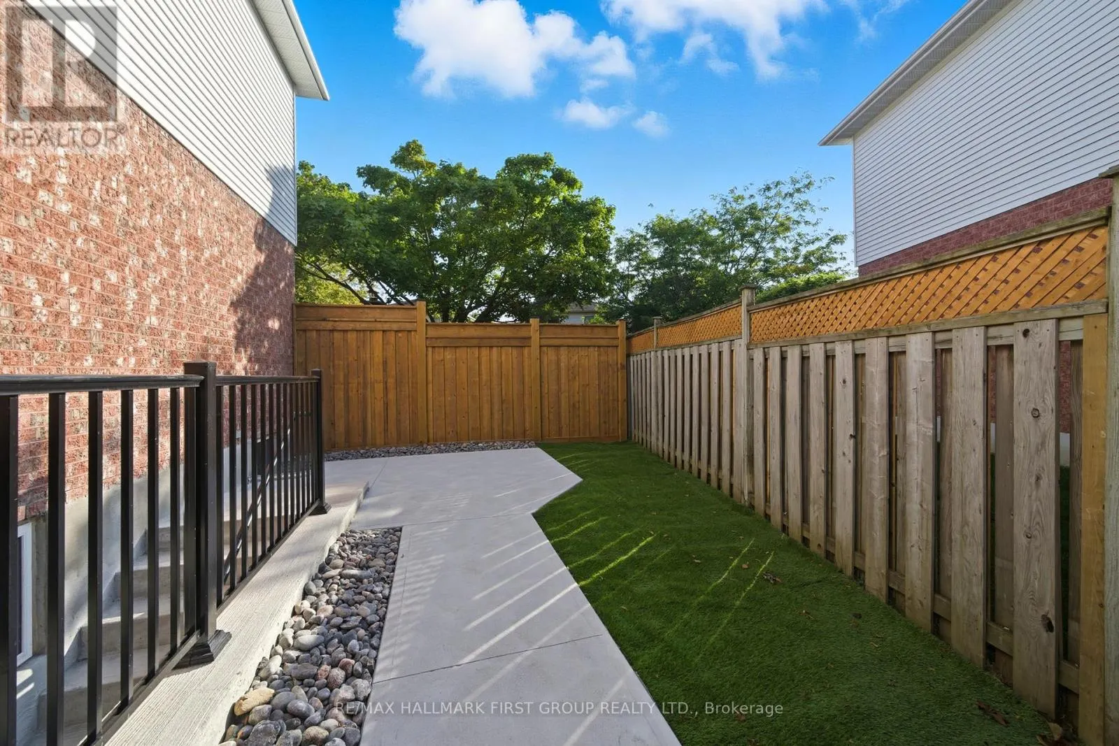 126 BUYSON CRESCENT