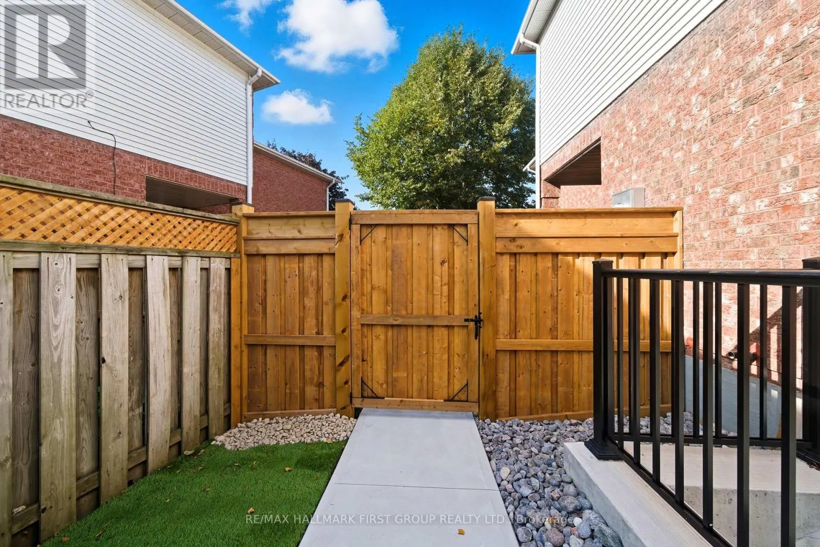 126 BUYSON CRESCENT