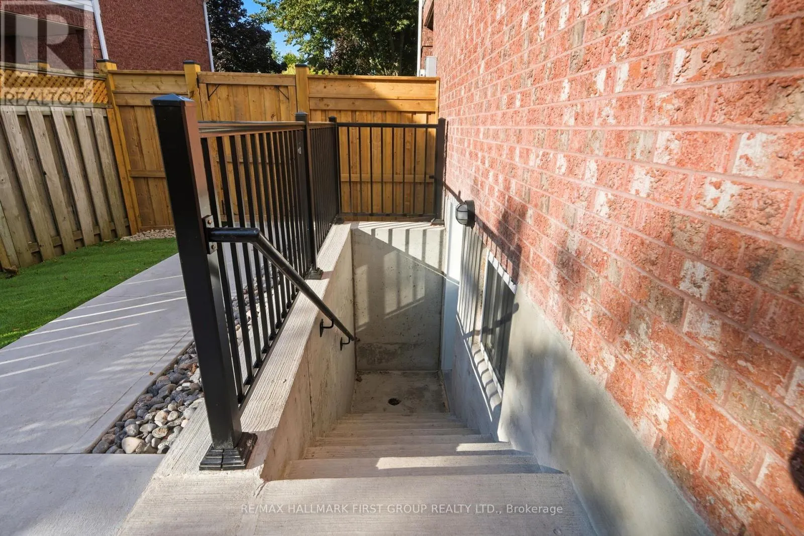 126 BUYSON CRESCENT