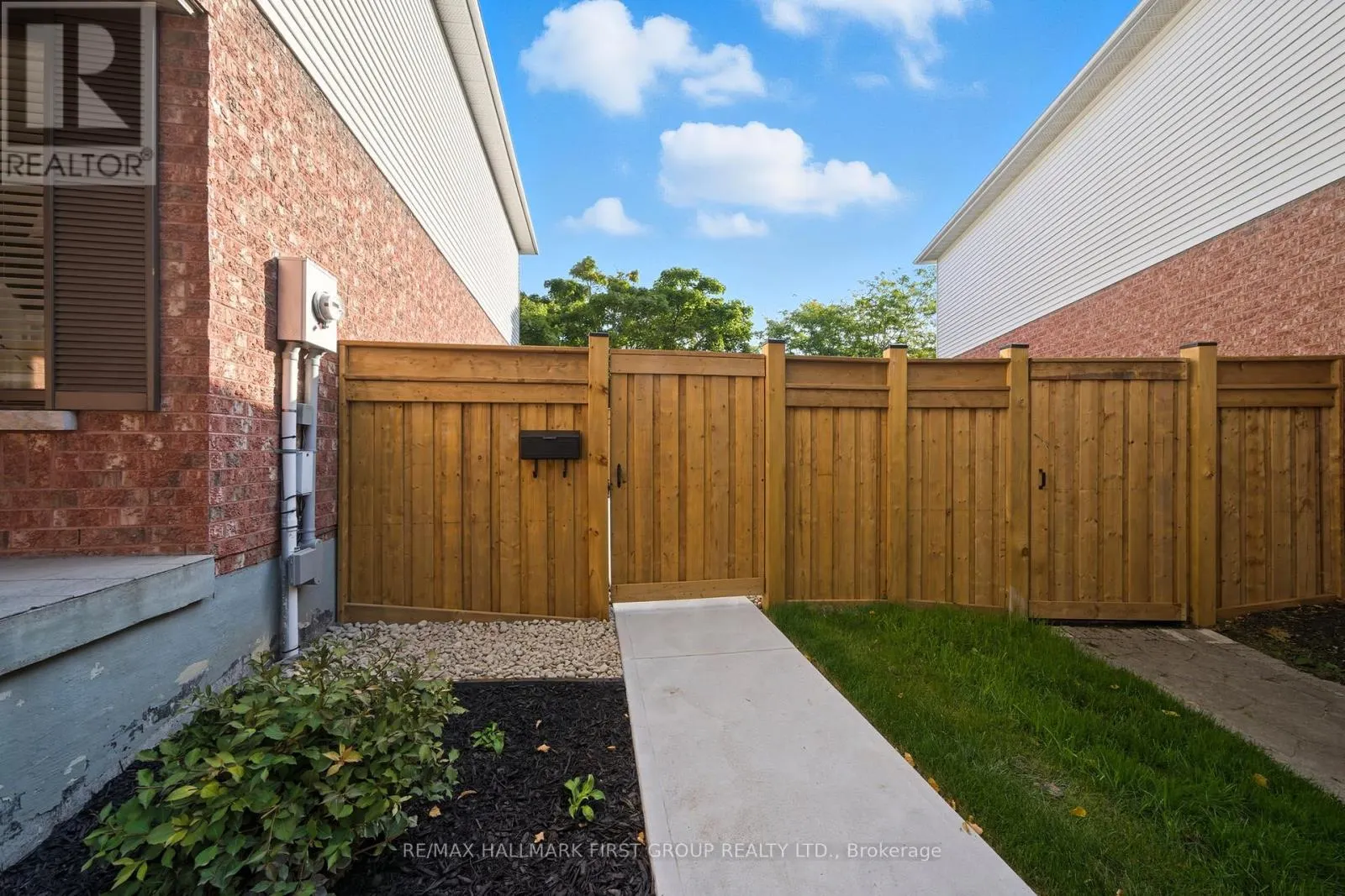 126 BUYSON CRESCENT