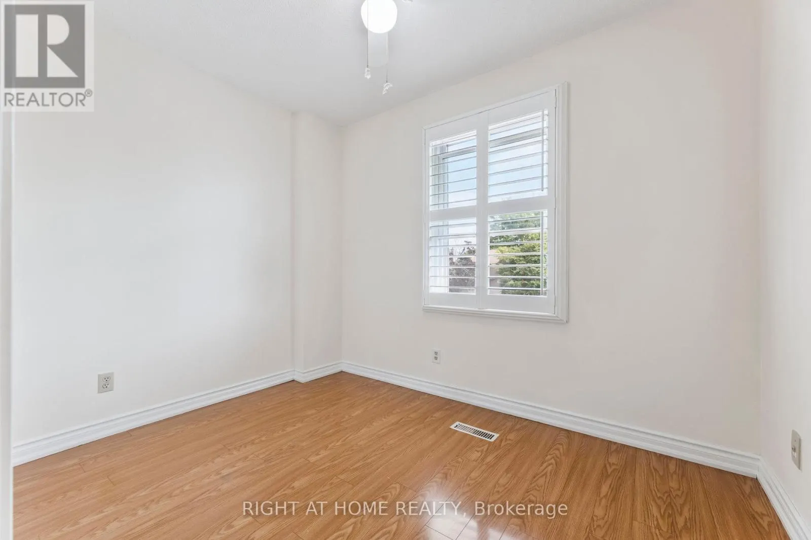 1518 WOODRUFF CRESCENT