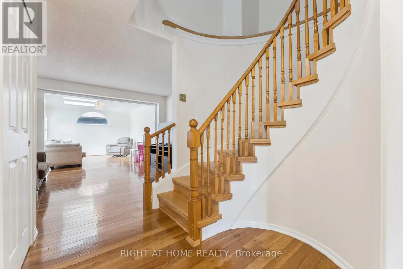 1518 WOODRUFF CRESCENT