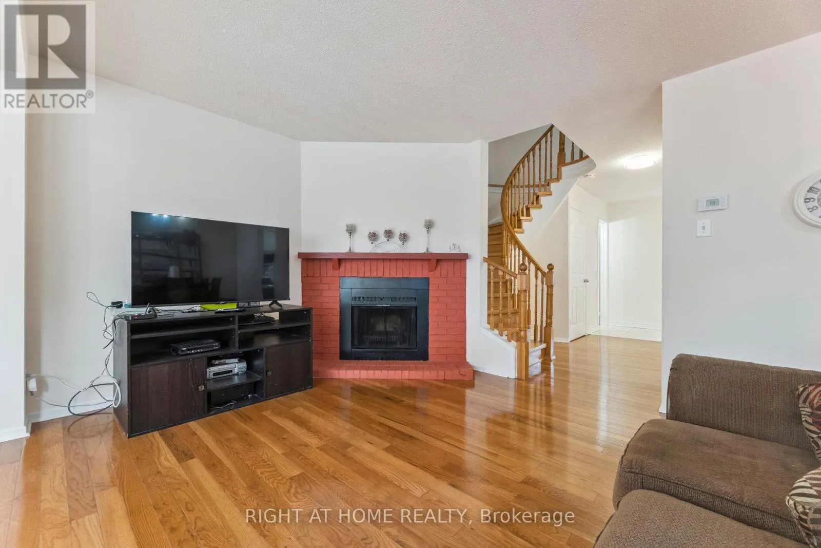 1518 WOODRUFF CRESCENT