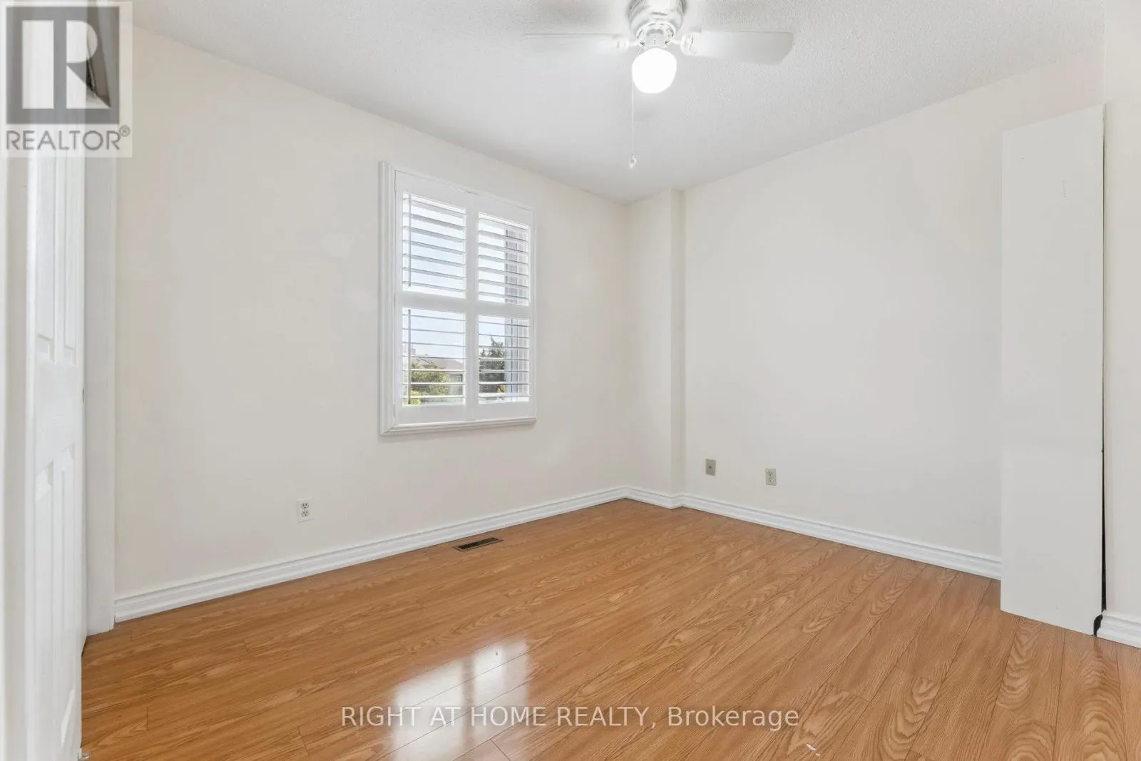 1518 WOODRUFF CRESCENT
