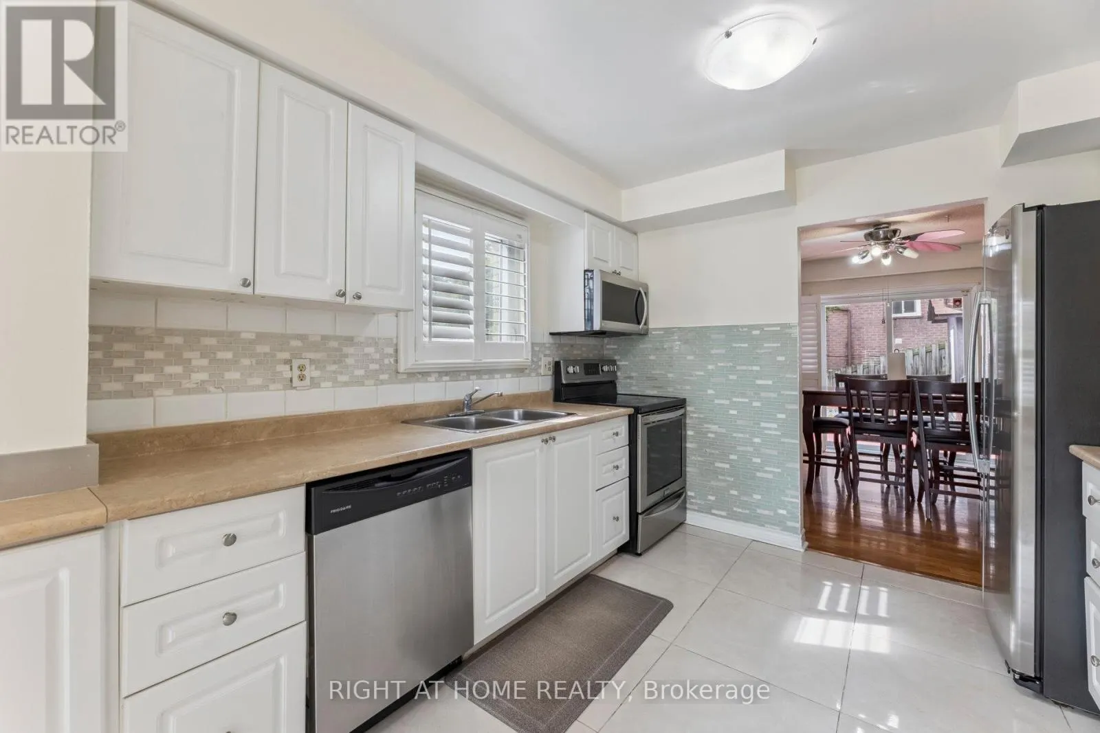 1518 WOODRUFF CRESCENT