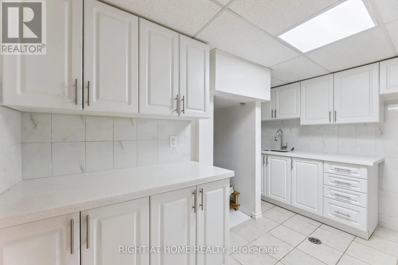 1518 WOODRUFF CRESCENT