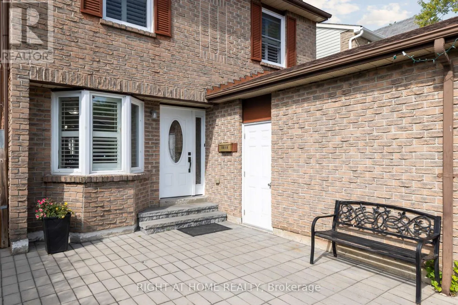 1518 WOODRUFF CRESCENT