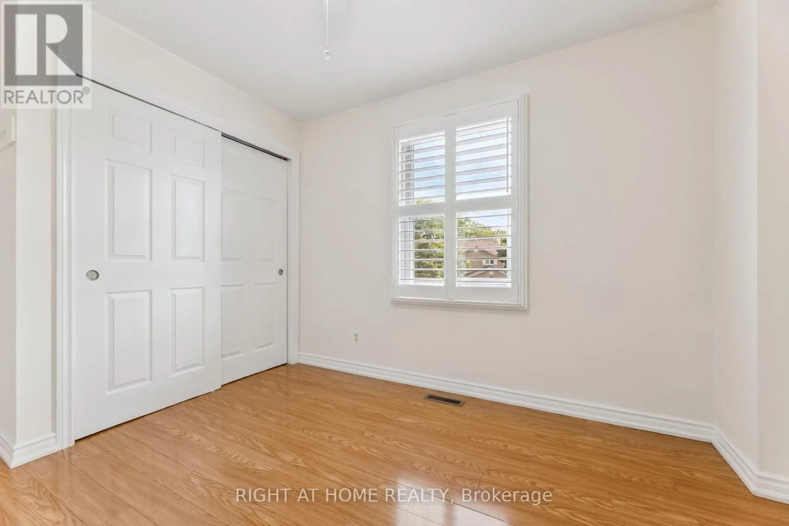 1518 WOODRUFF CRESCENT