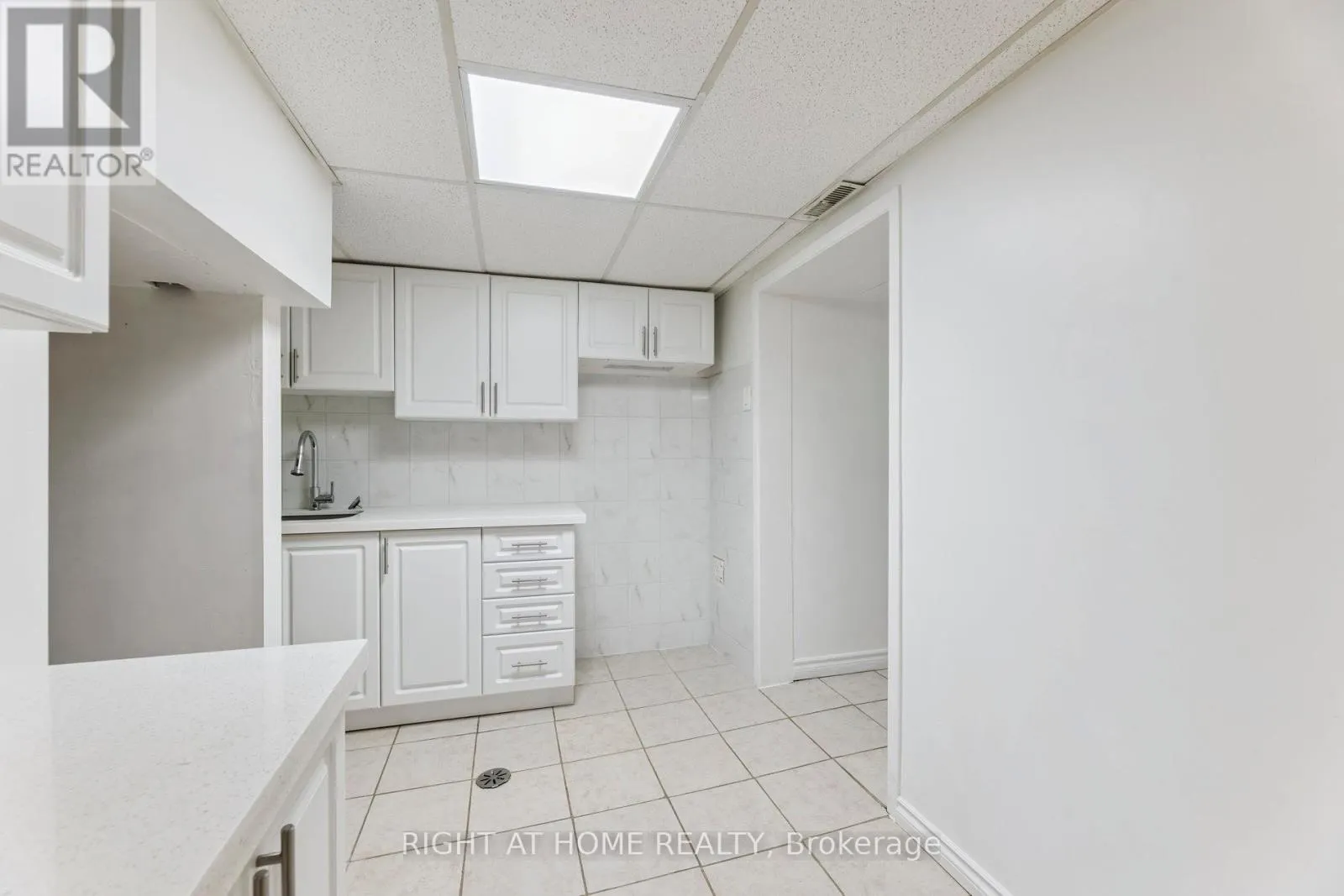 1518 WOODRUFF CRESCENT