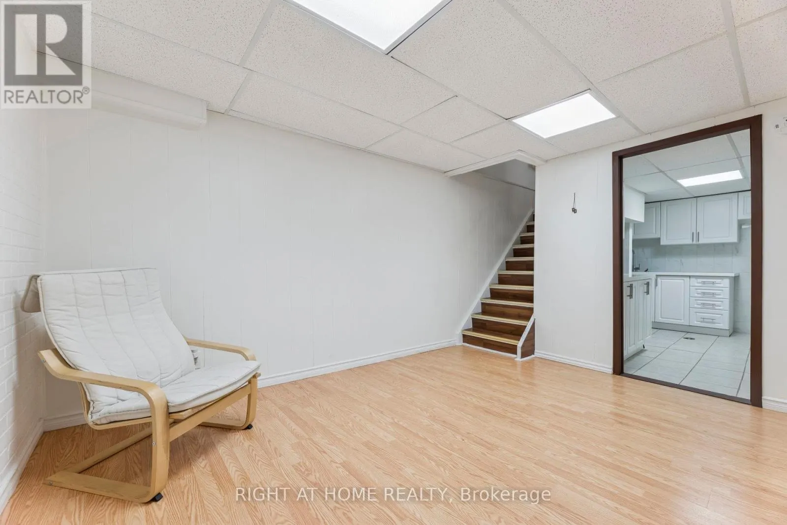 1518 WOODRUFF CRESCENT