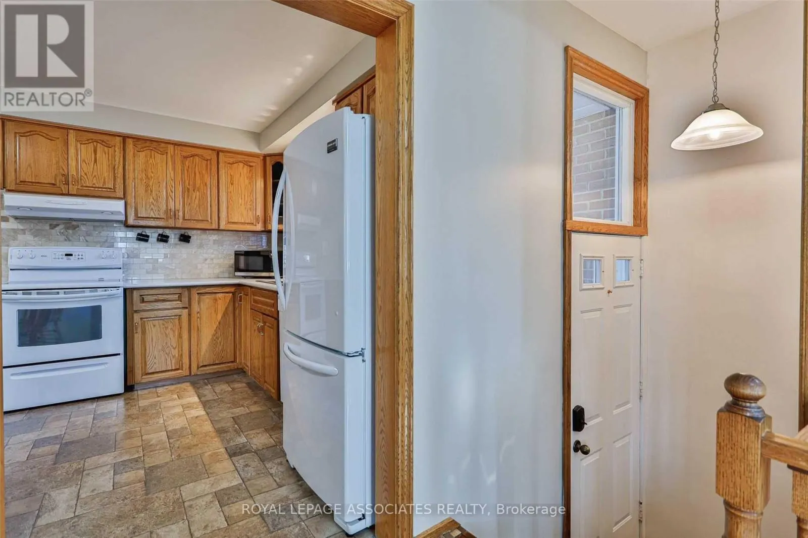 166 LYNNBROOK DRIVE